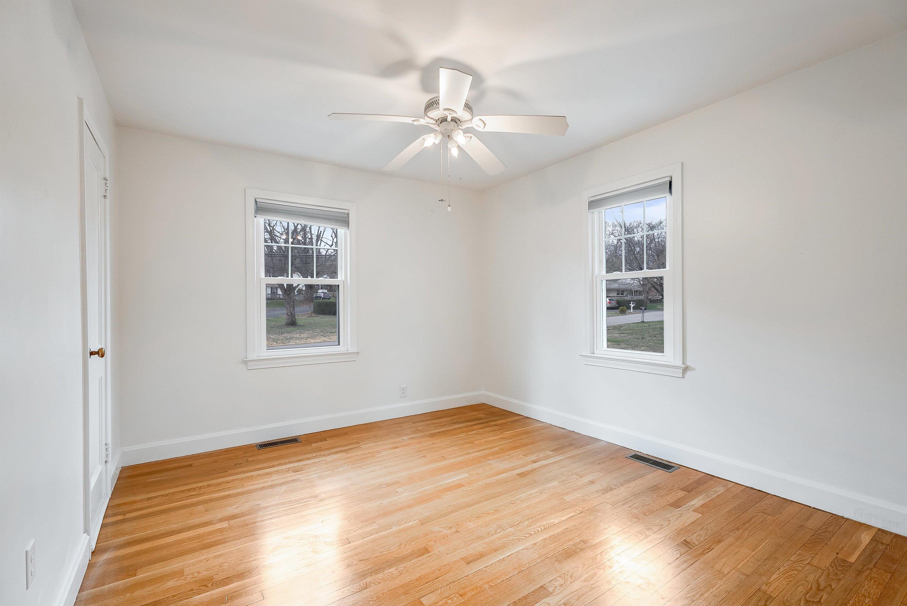 444 COLLEGE CIR