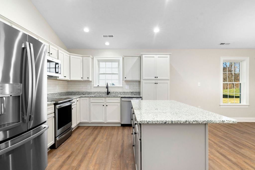 205 LINDBURGH DR