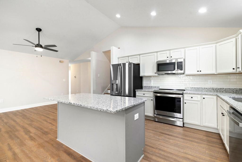205 LINDBURGH DR