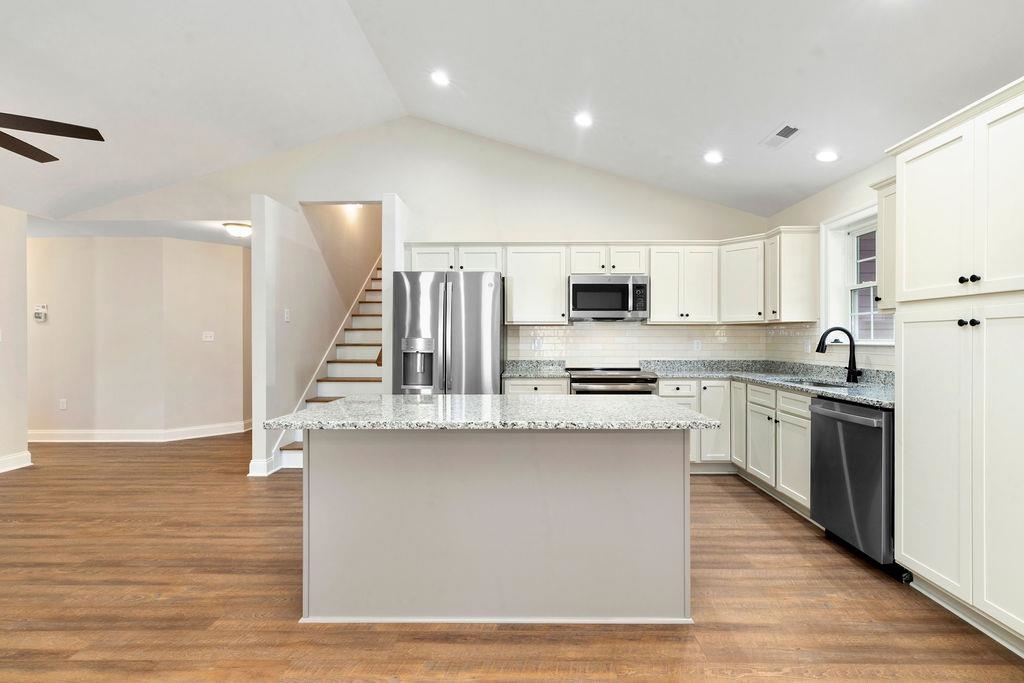 205 LINDBURGH DR