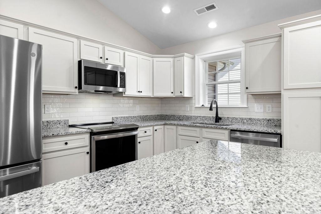 205 LINDBURGH DR