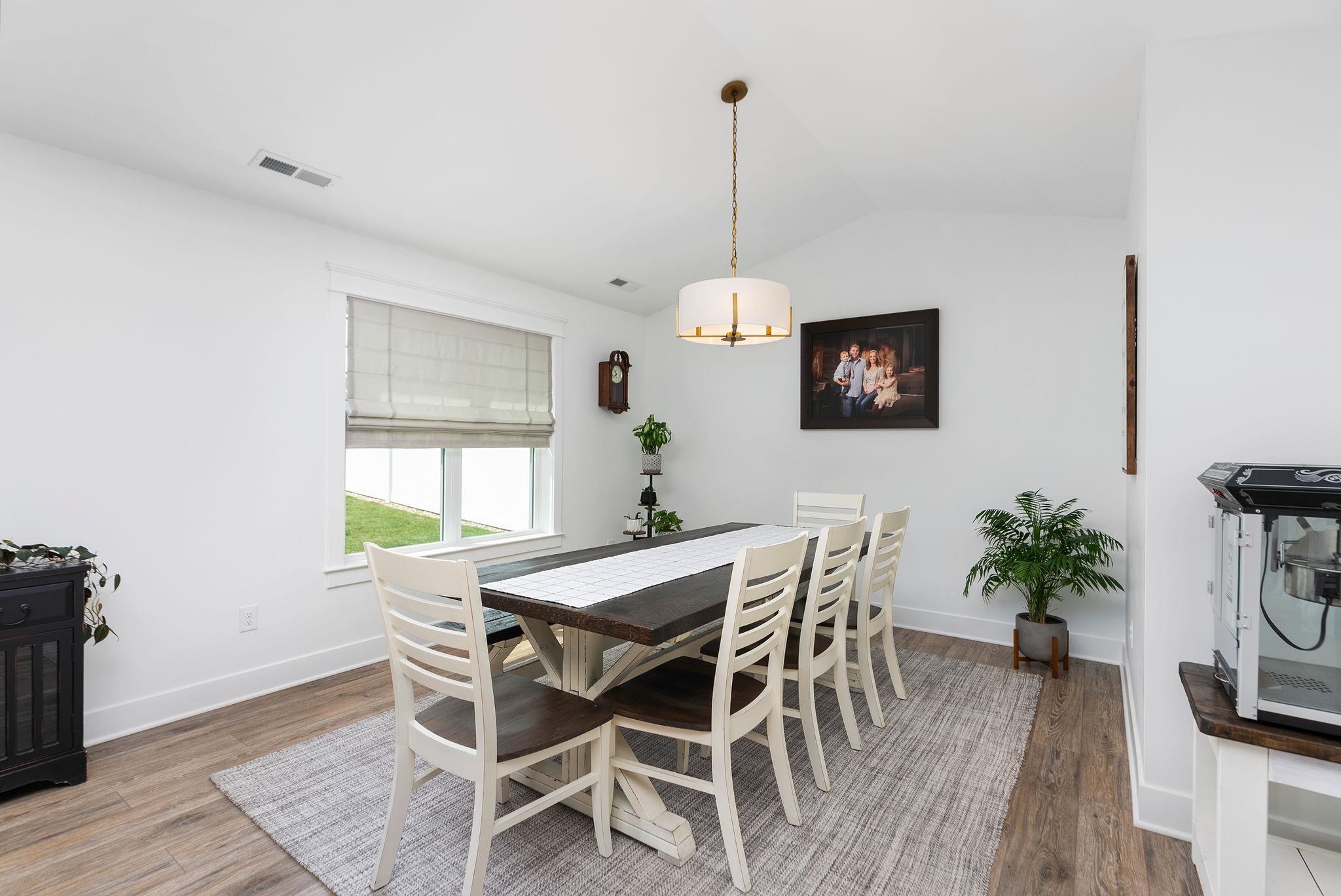 20 LAURA JEAN CT