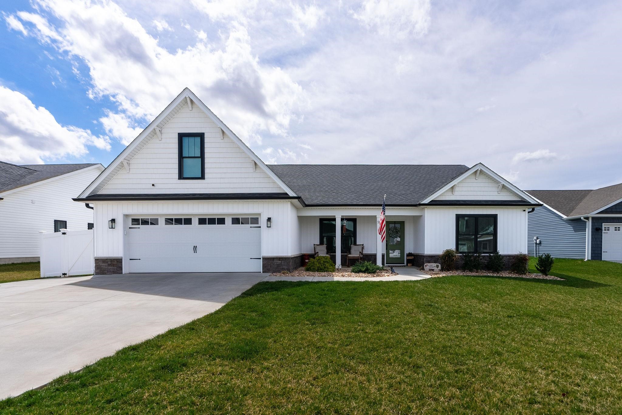 20 LAURA JEAN CT