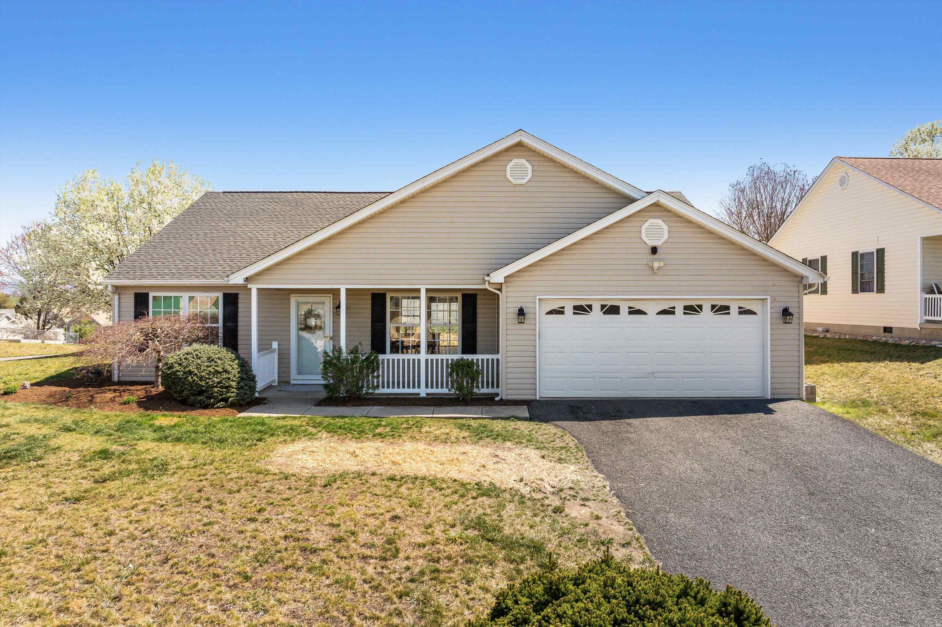 12 SOUTH FOXHALL LN