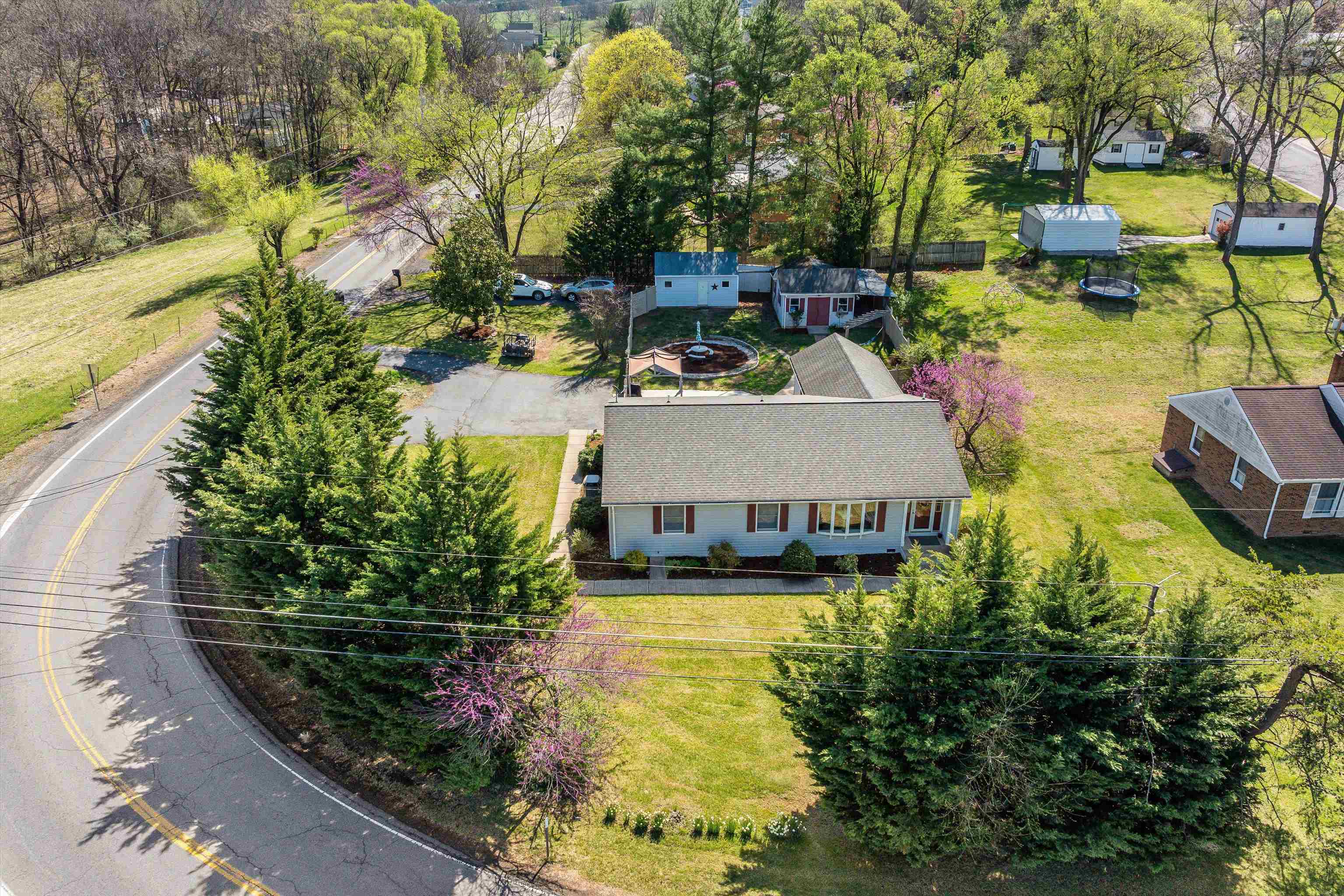 1023 GREENDALE RD