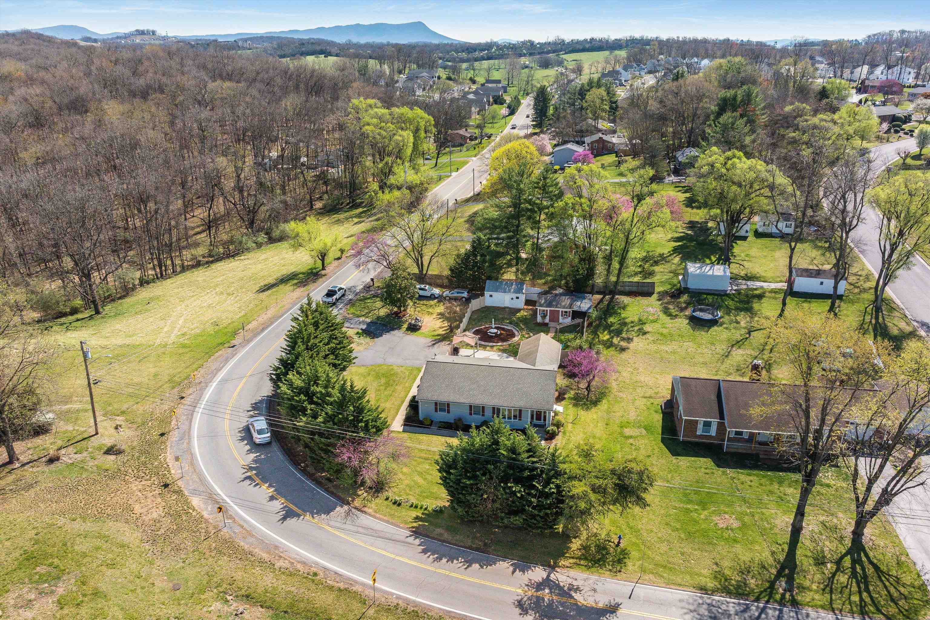1023 GREENDALE RD