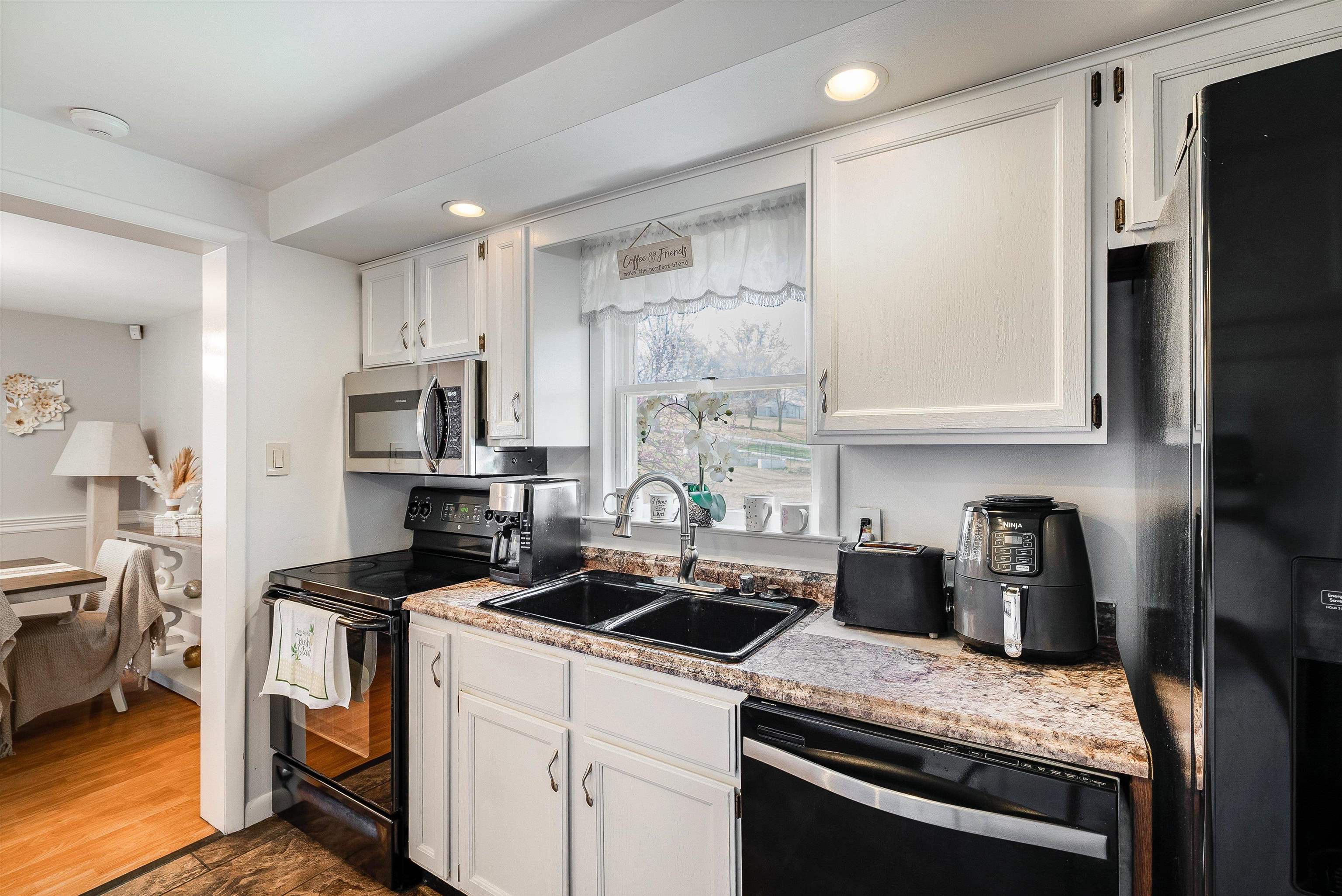 1023 GREENDALE RD