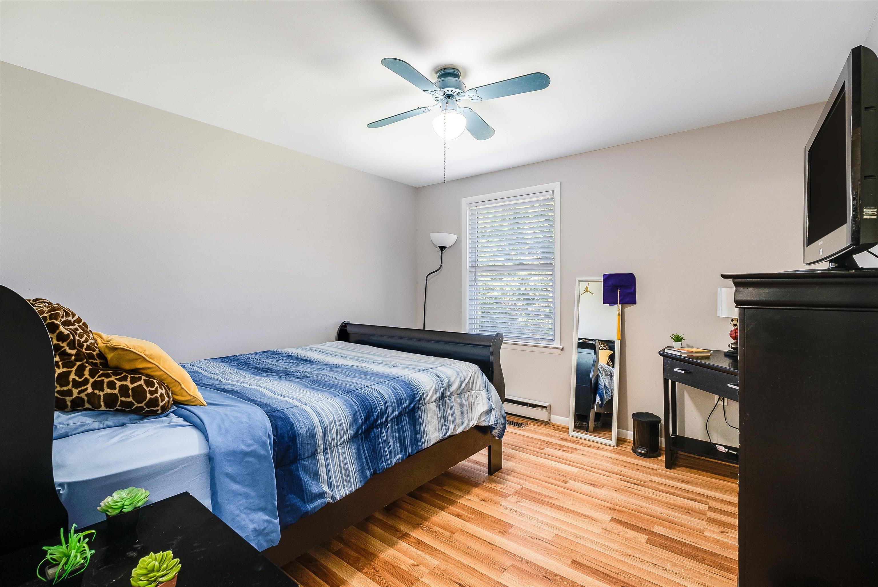 1023 GREENDALE RD