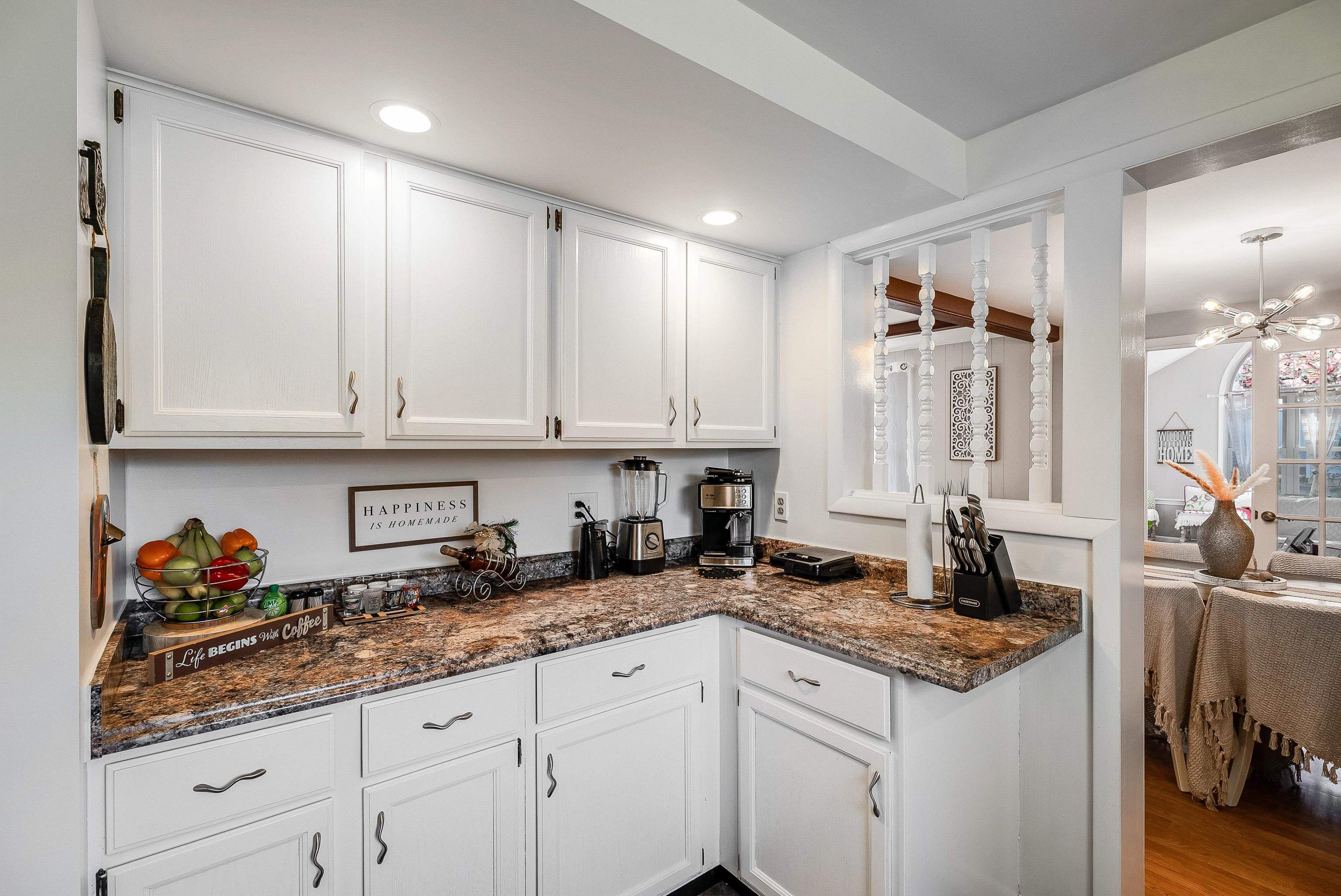 1023 GREENDALE RD