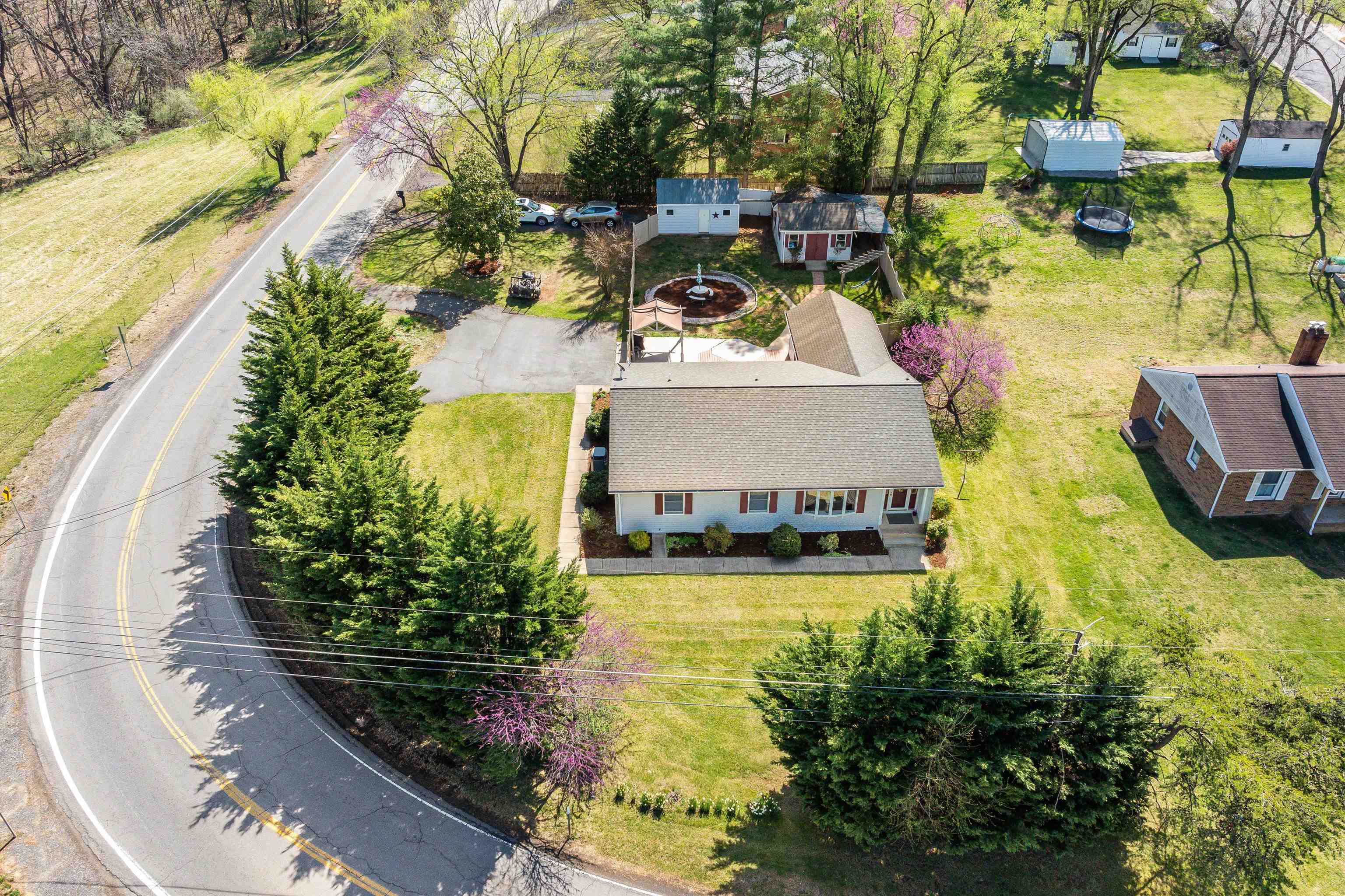 1023 GREENDALE RD