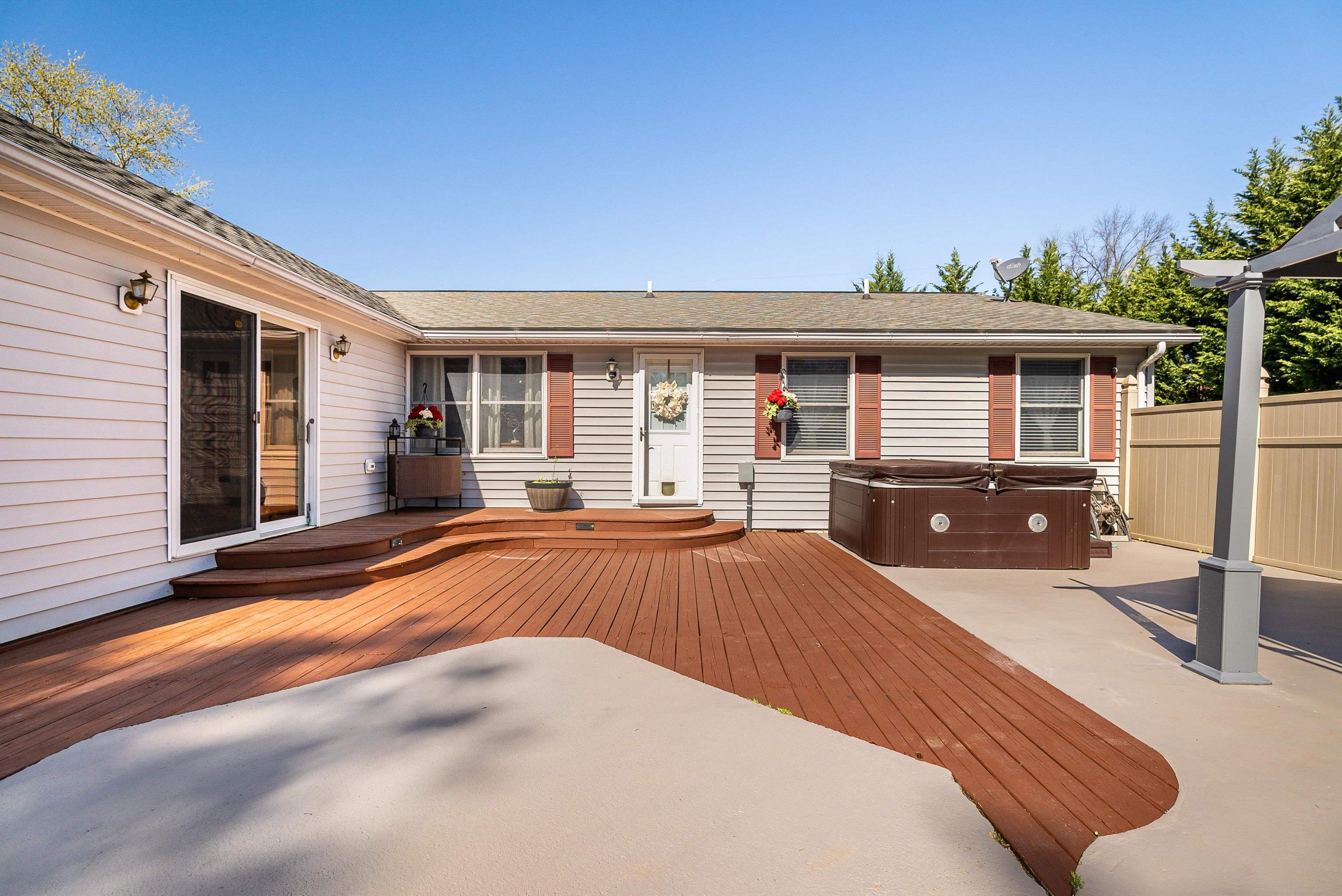 1023 GREENDALE RD