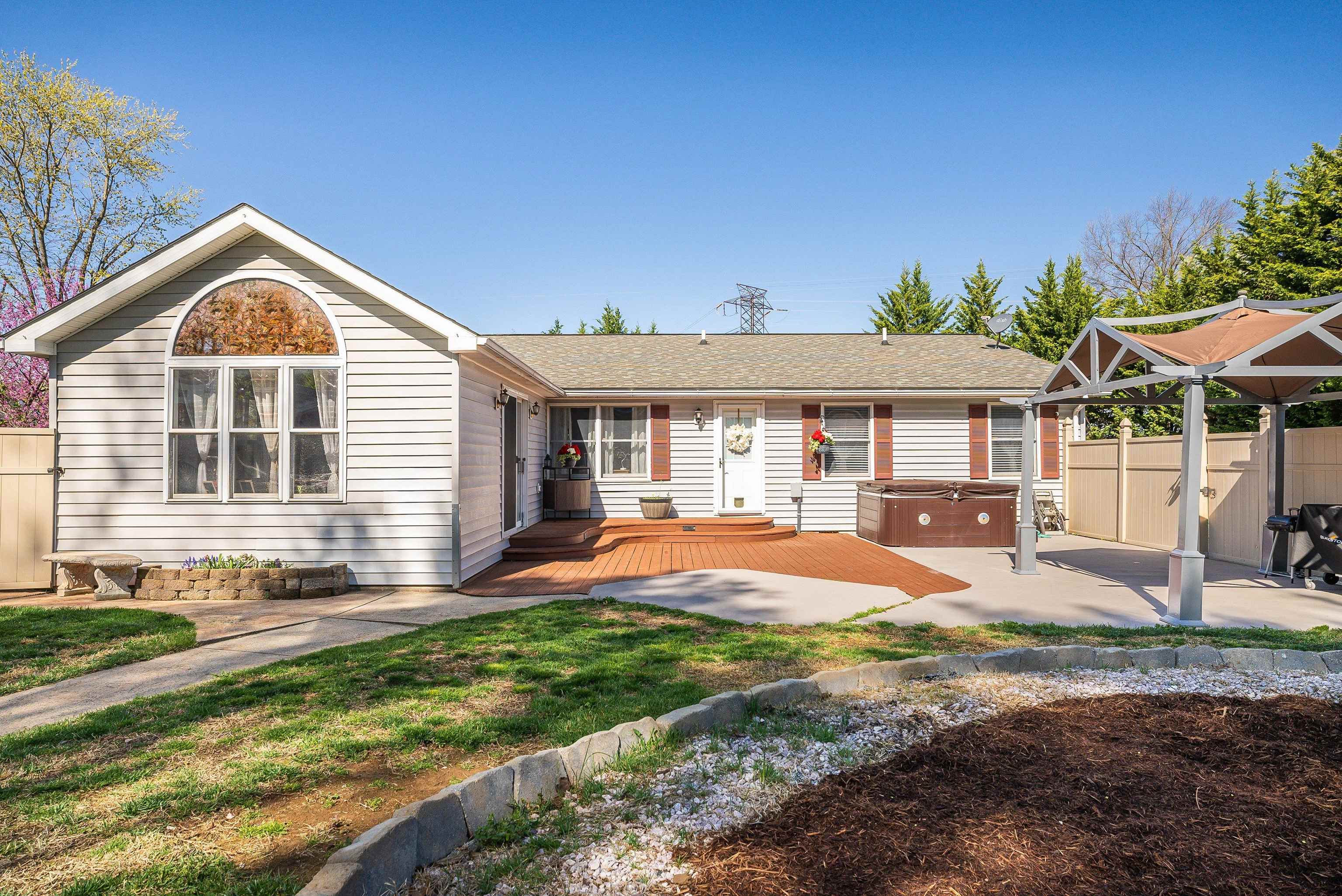 1023 GREENDALE RD