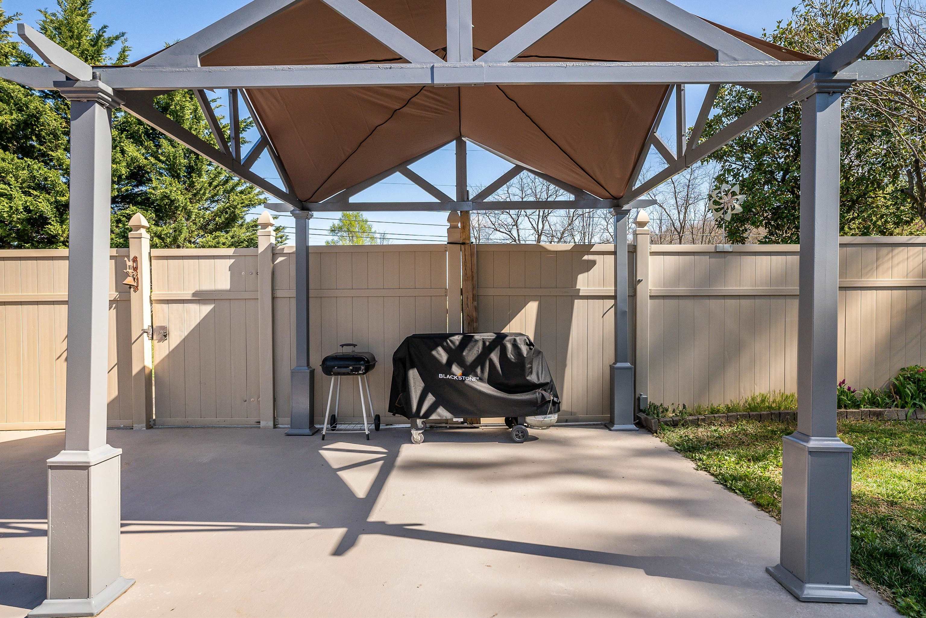 1023 GREENDALE RD