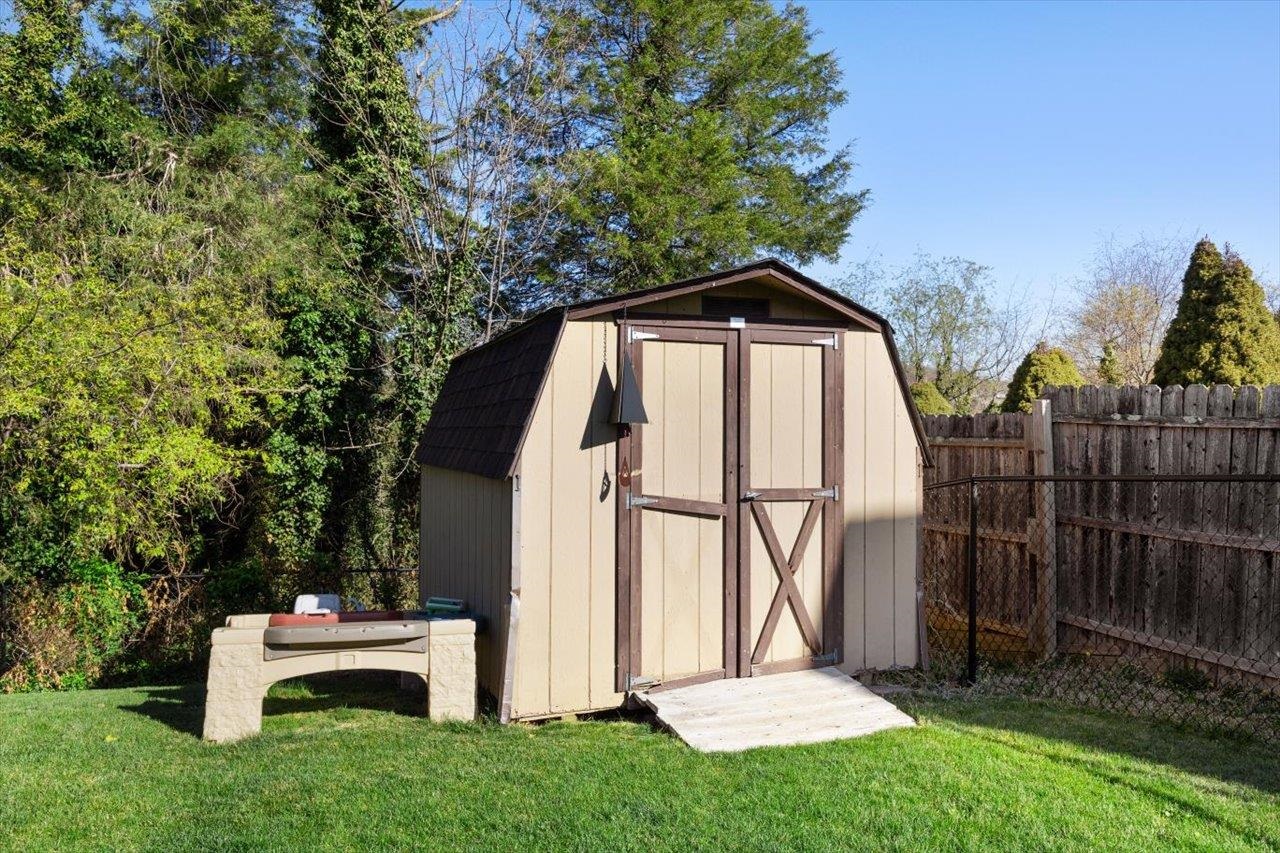 39 GRINDING MILL LN