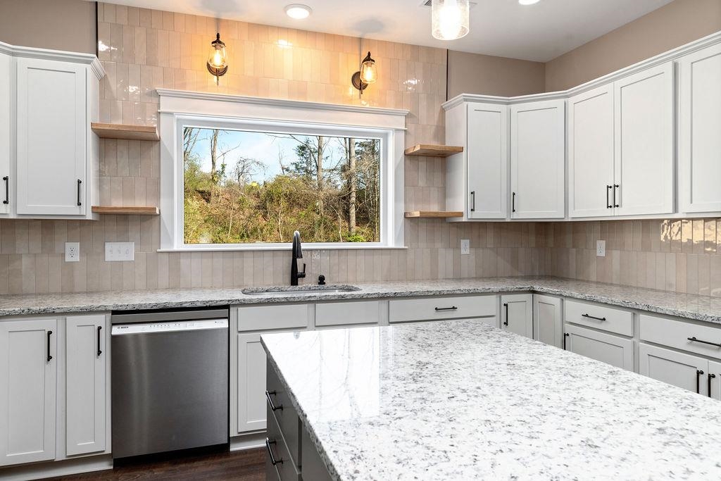 217 LINDBURGH DR