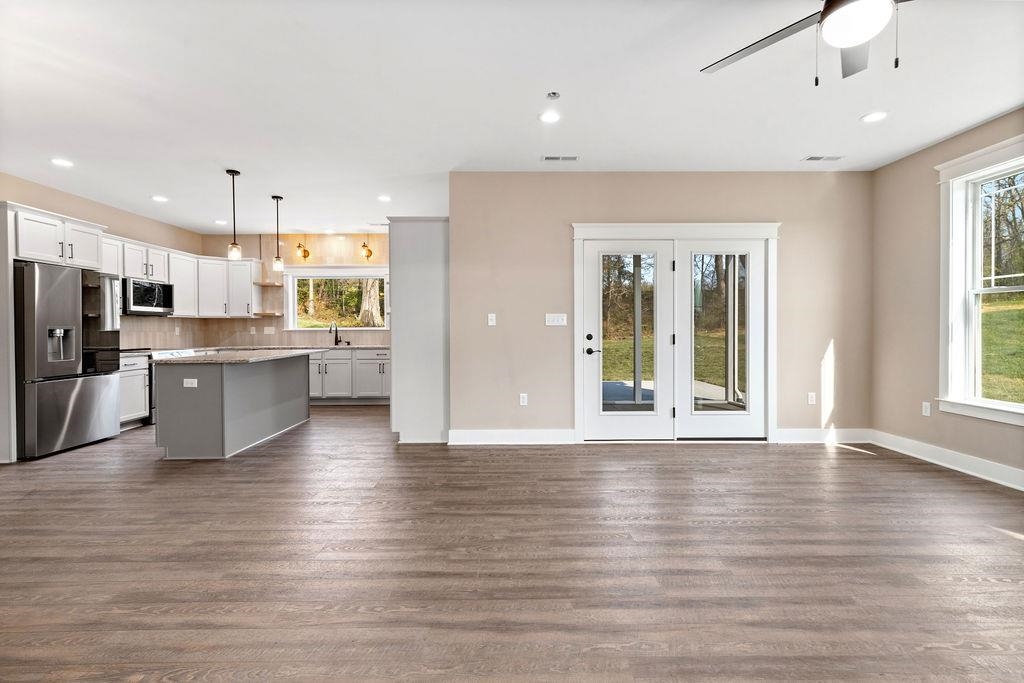 217 LINDBURGH DR
