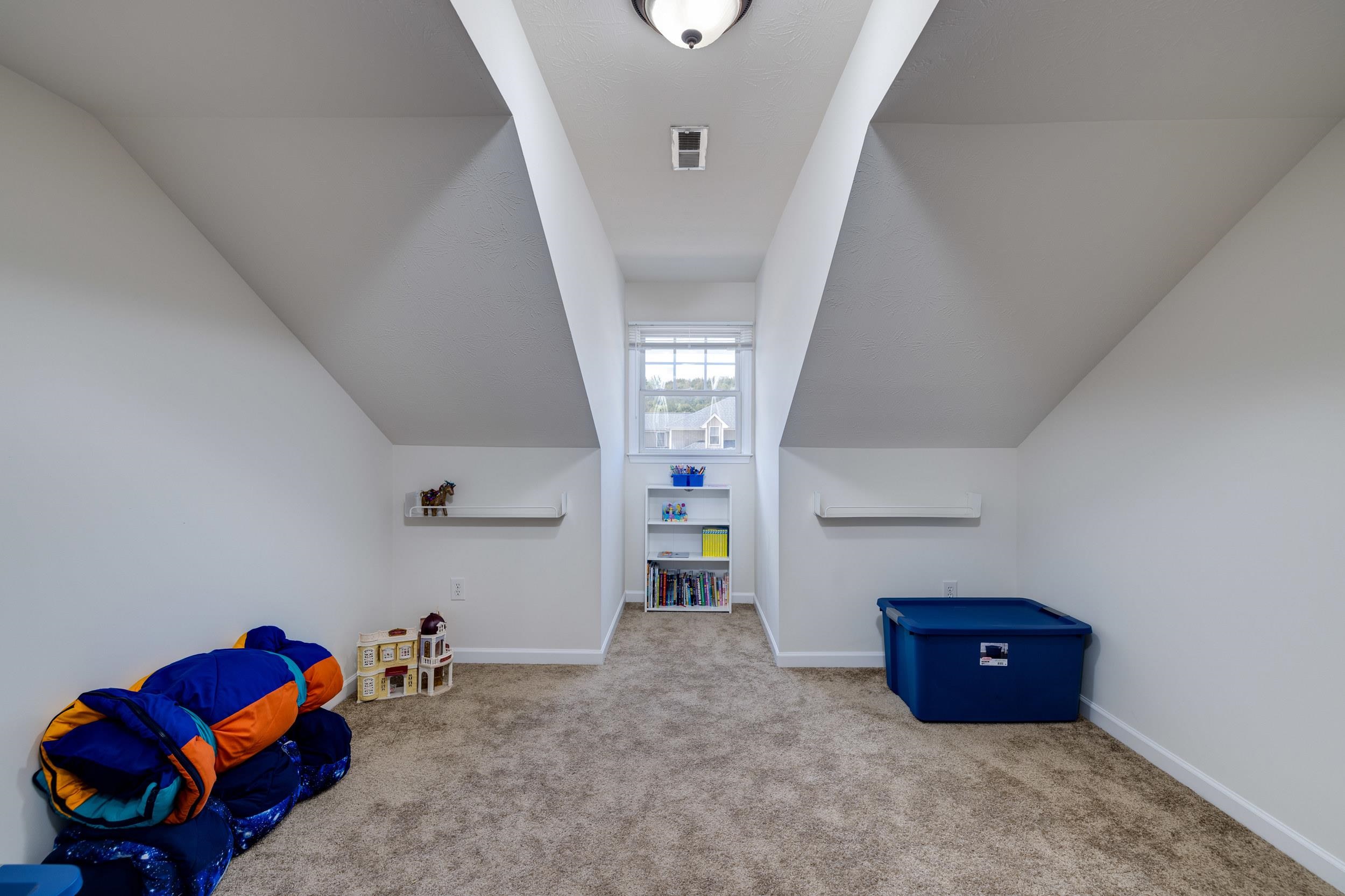 32 ABBEY CT