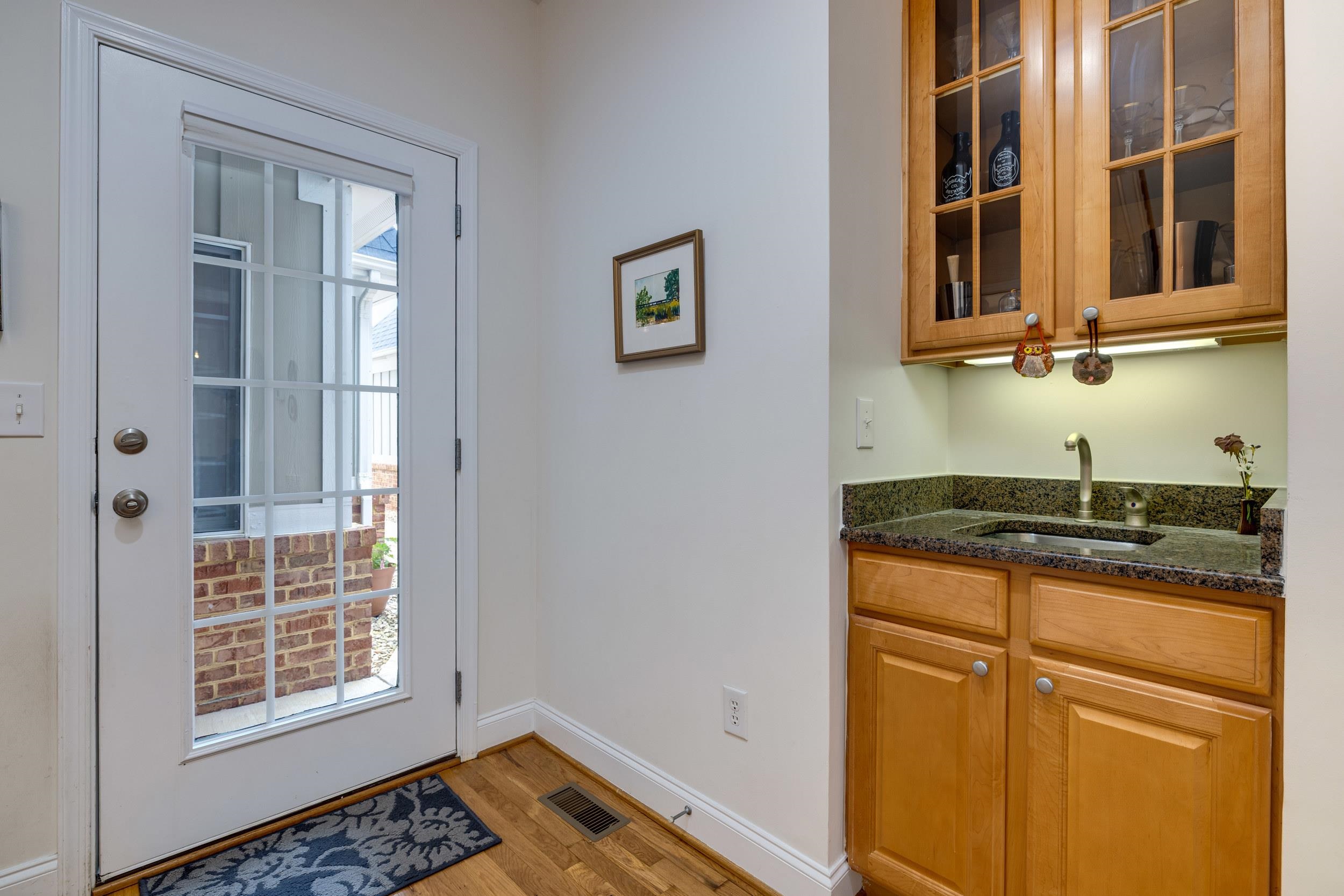 32 ABBEY CT
