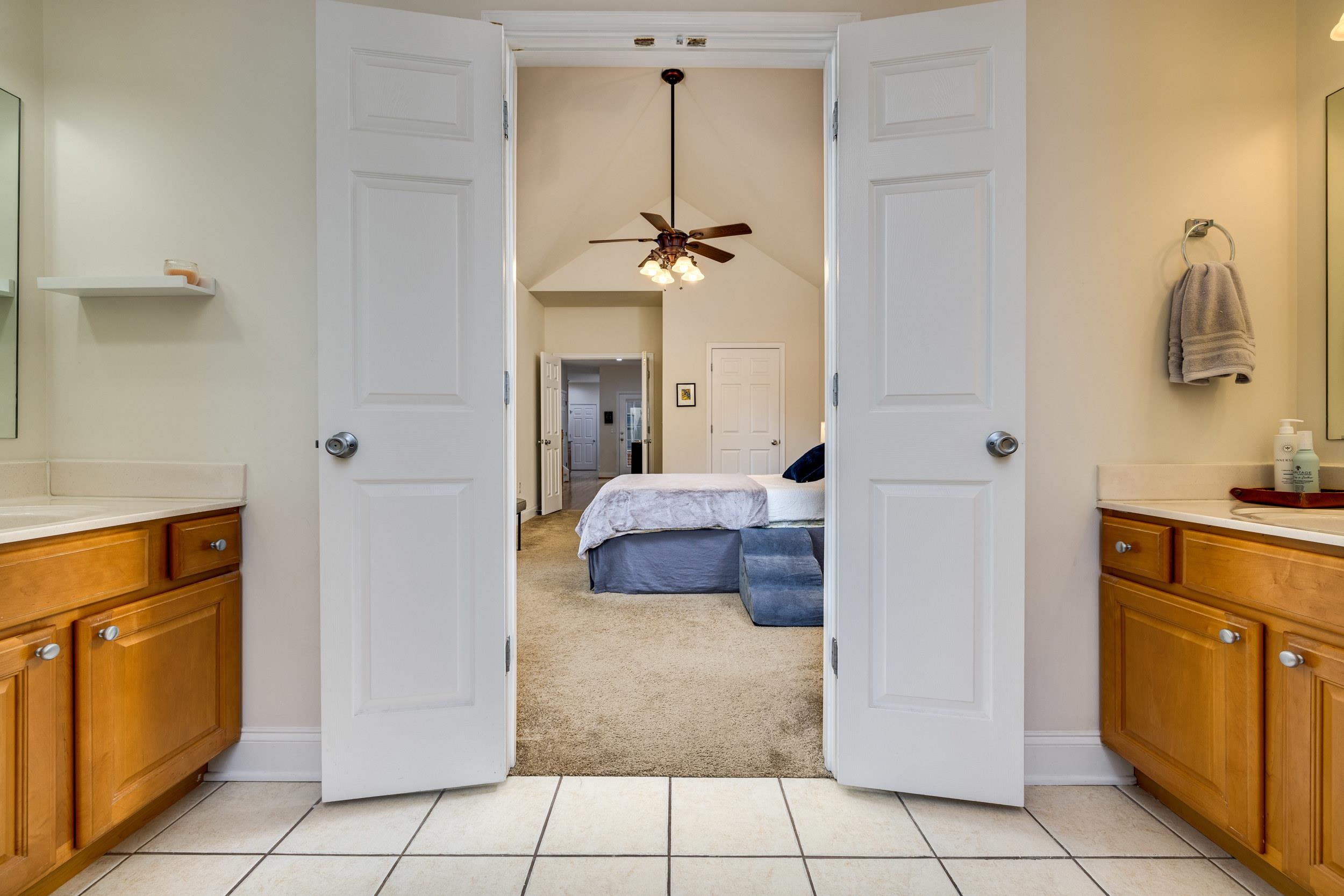 32 ABBEY CT