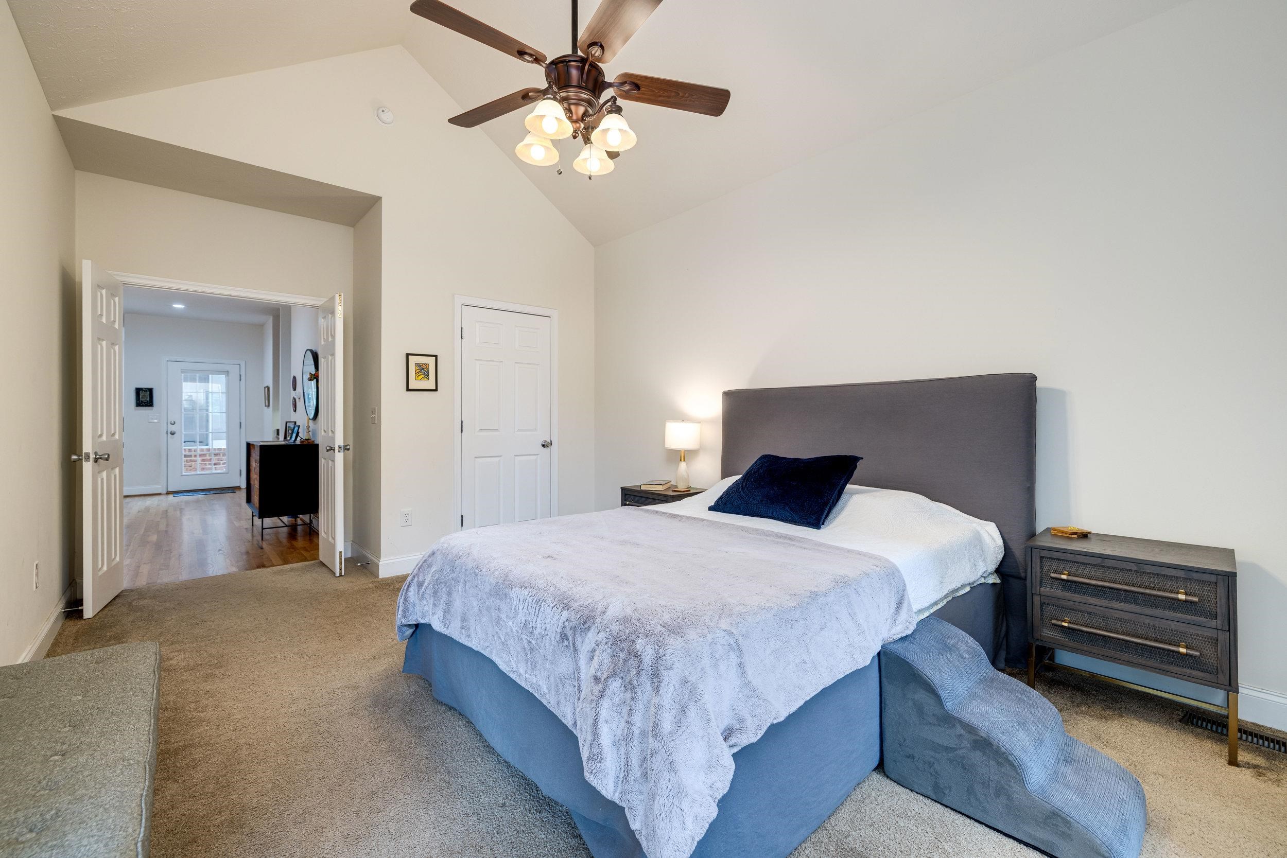 32 ABBEY CT