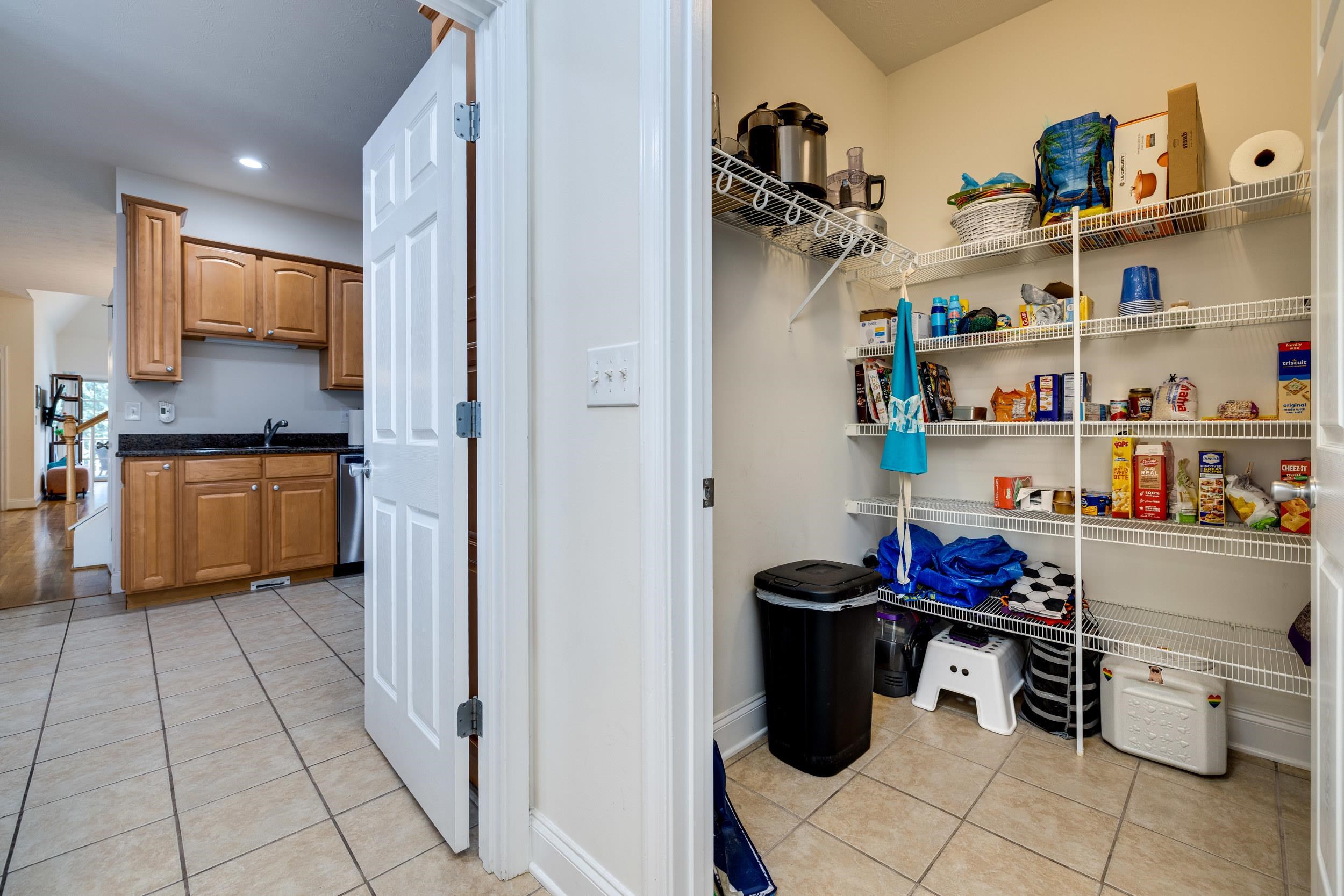 32 ABBEY CT