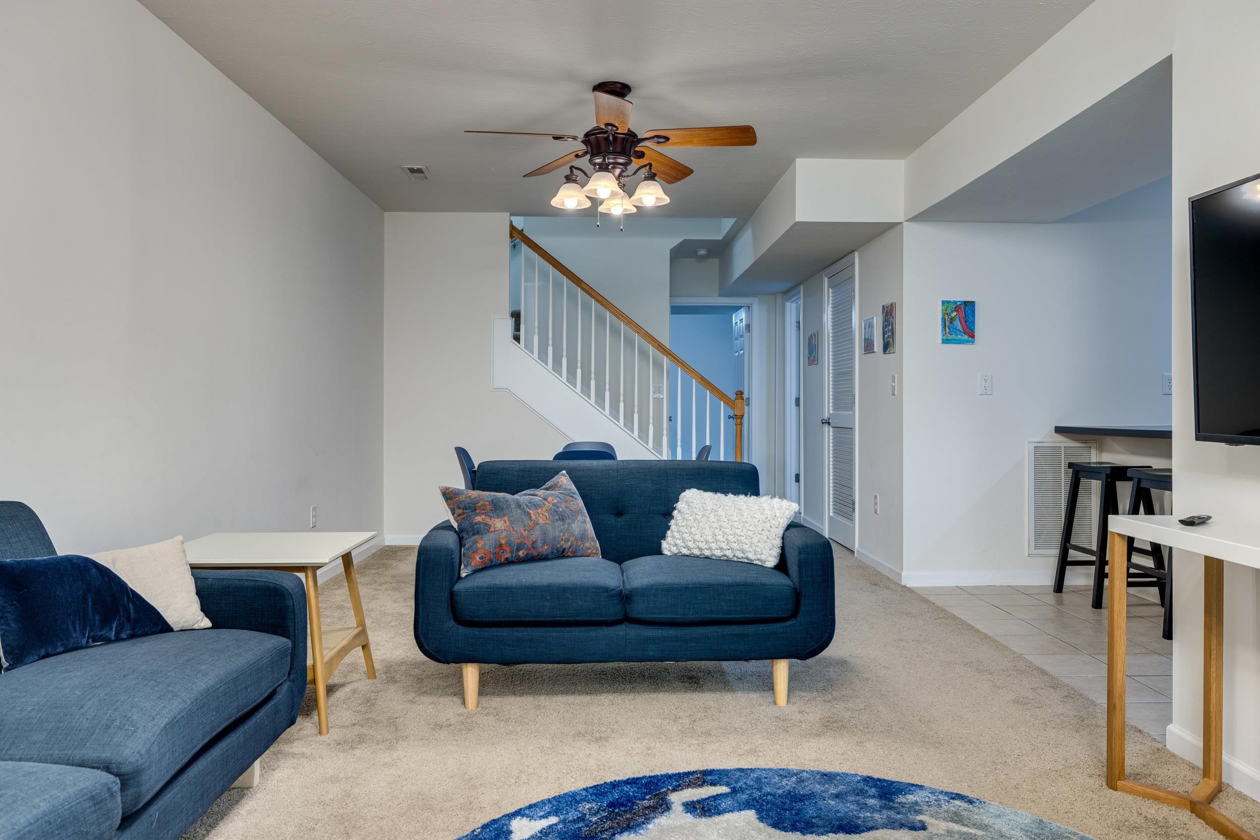 32 ABBEY CT