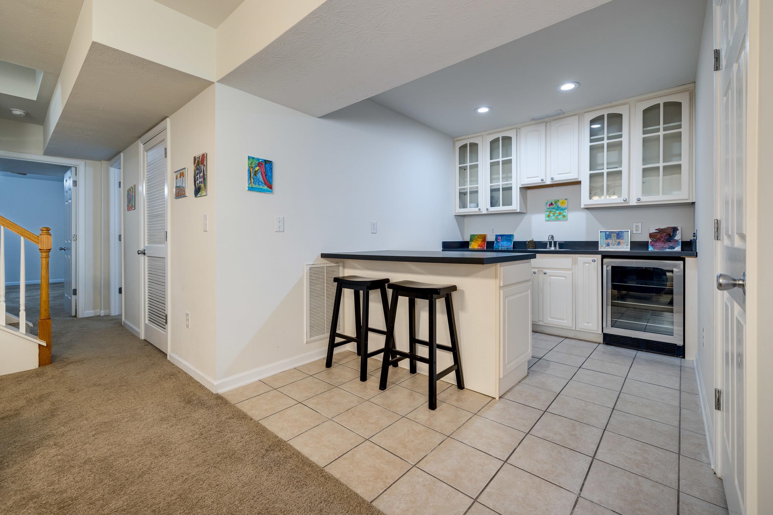 32 ABBEY CT