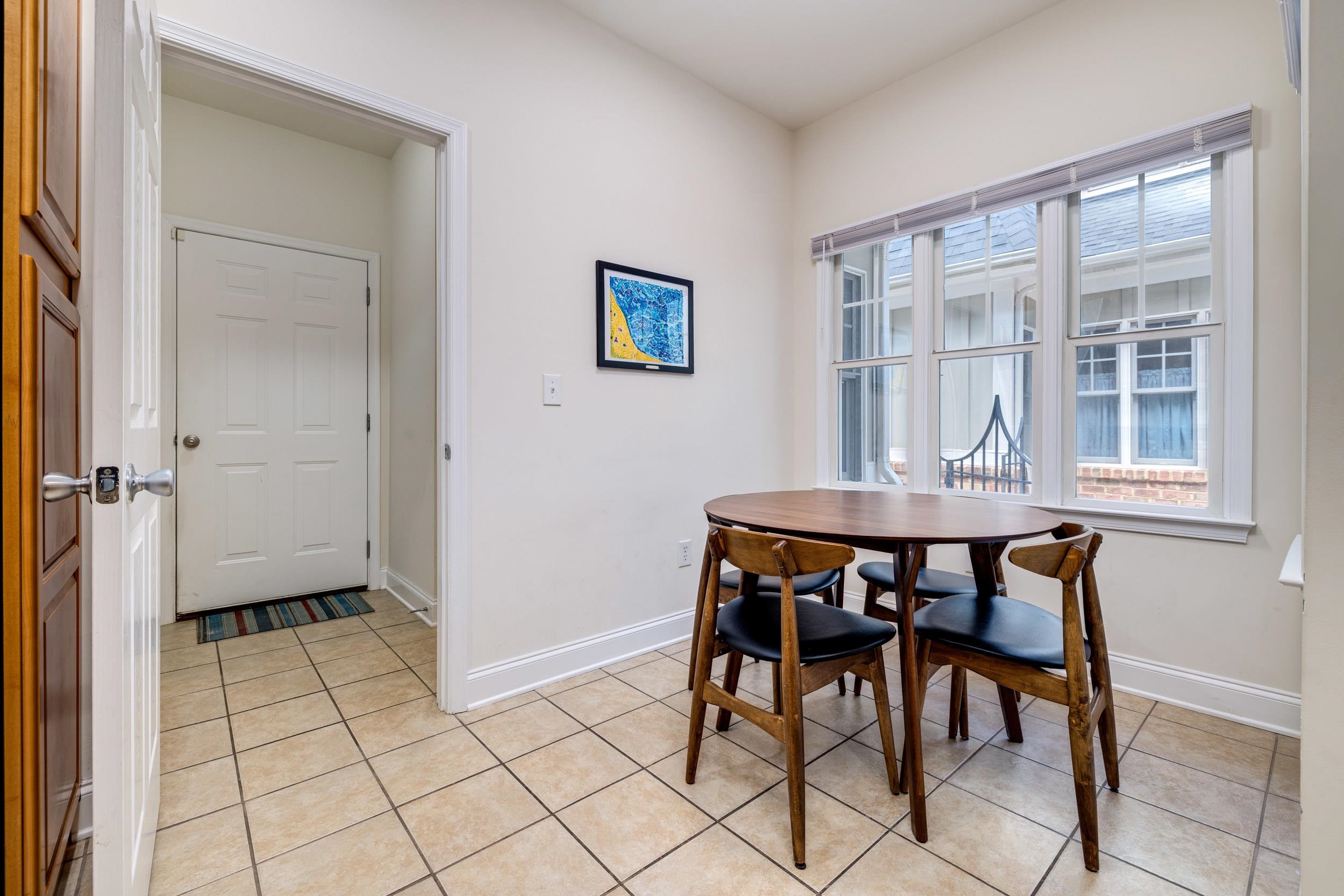 32 ABBEY CT