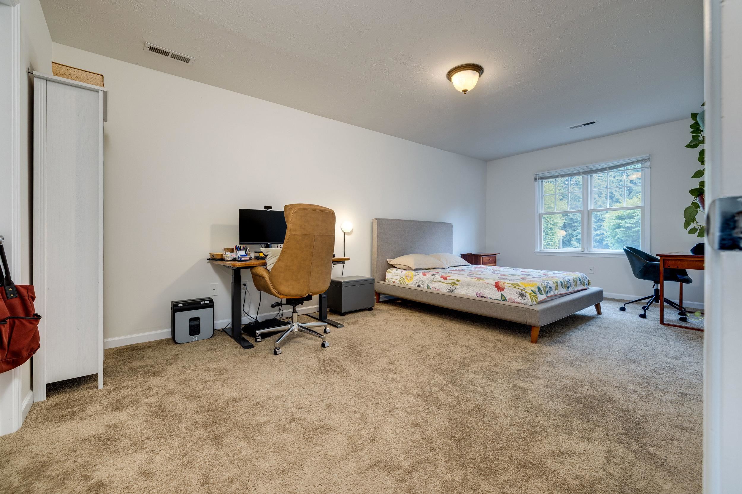 32 ABBEY CT
