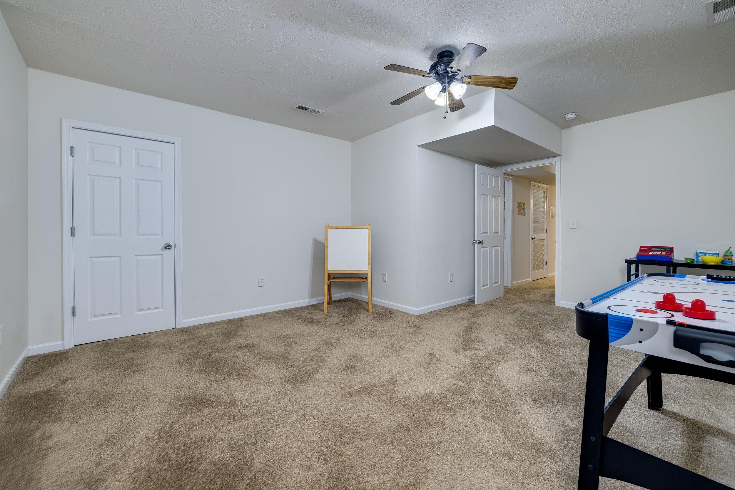 32 ABBEY CT