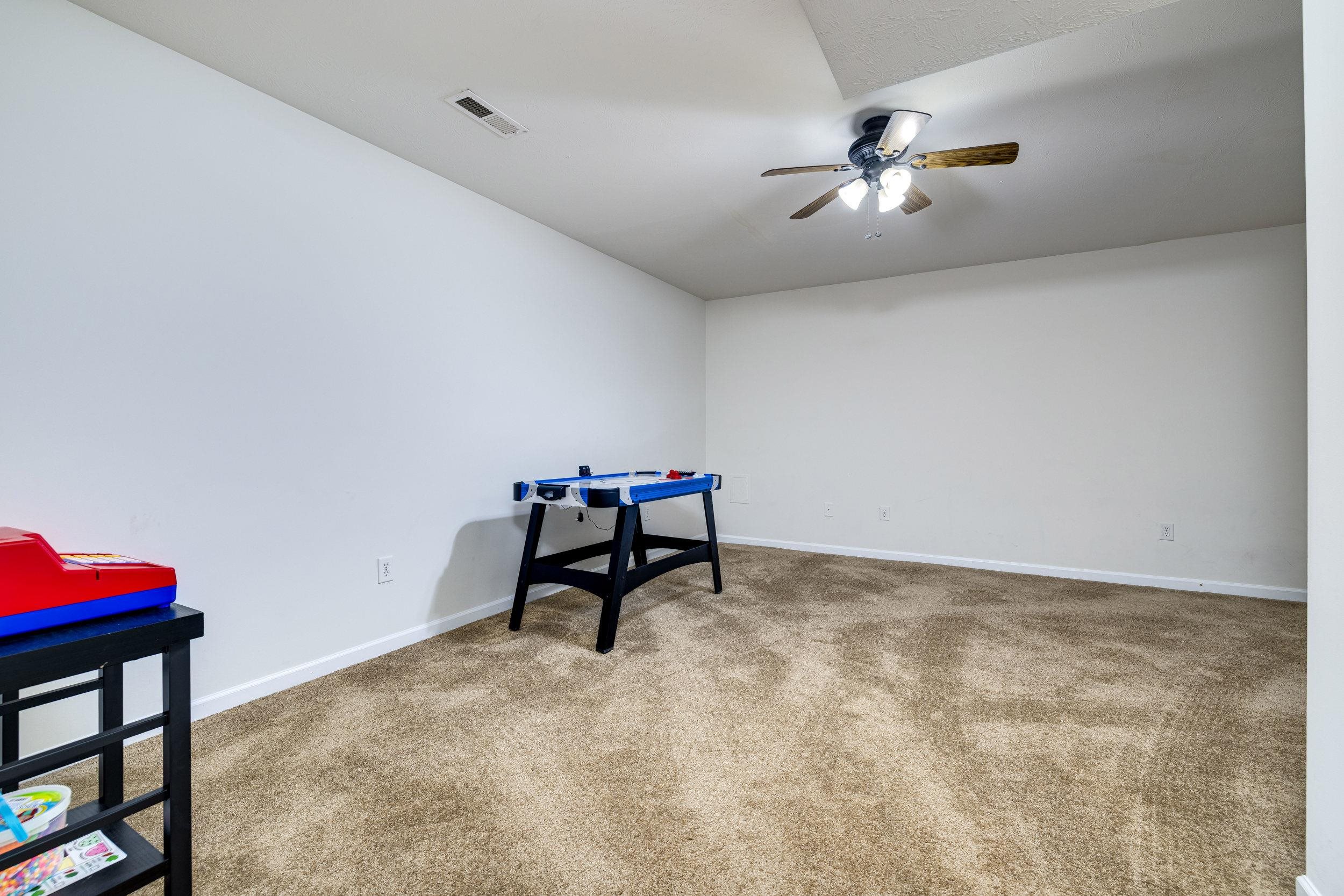 32 ABBEY CT