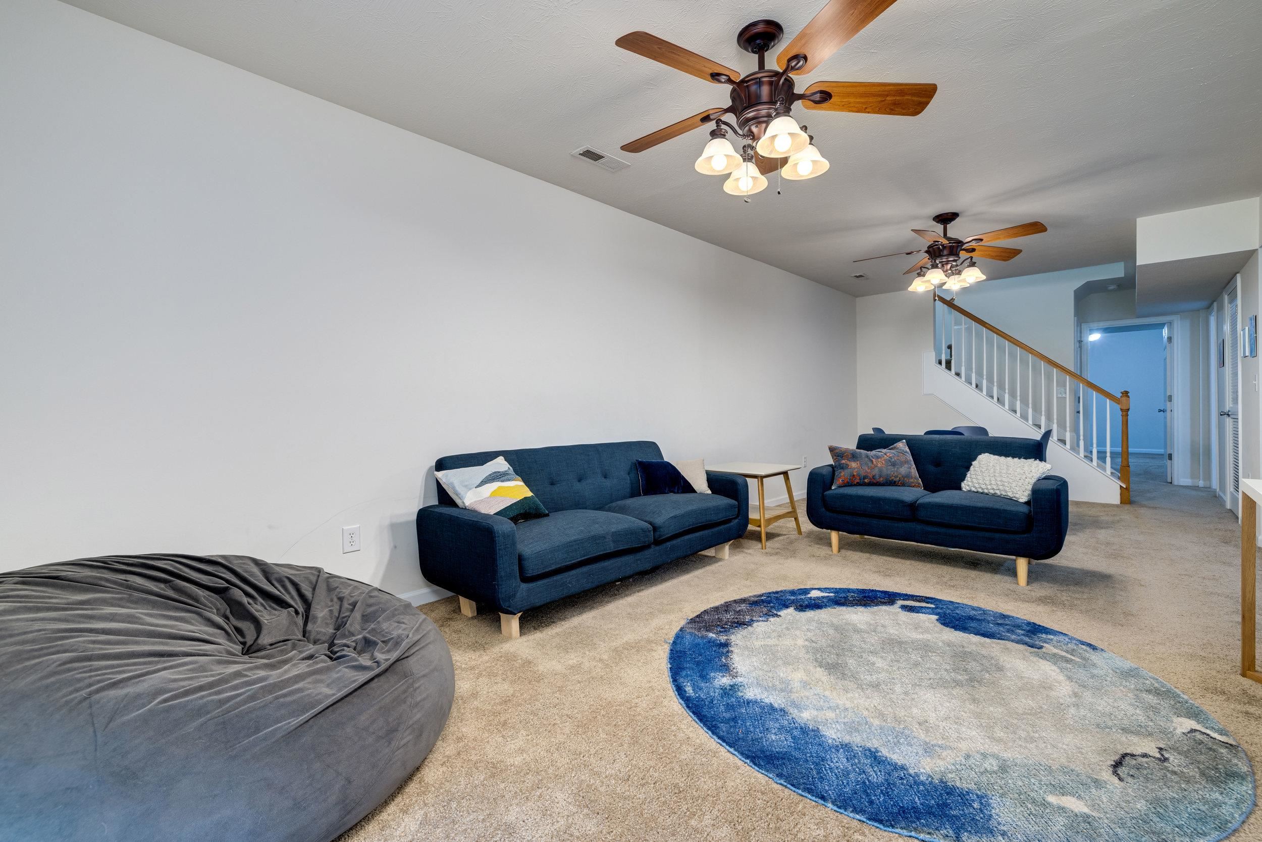 32 ABBEY CT