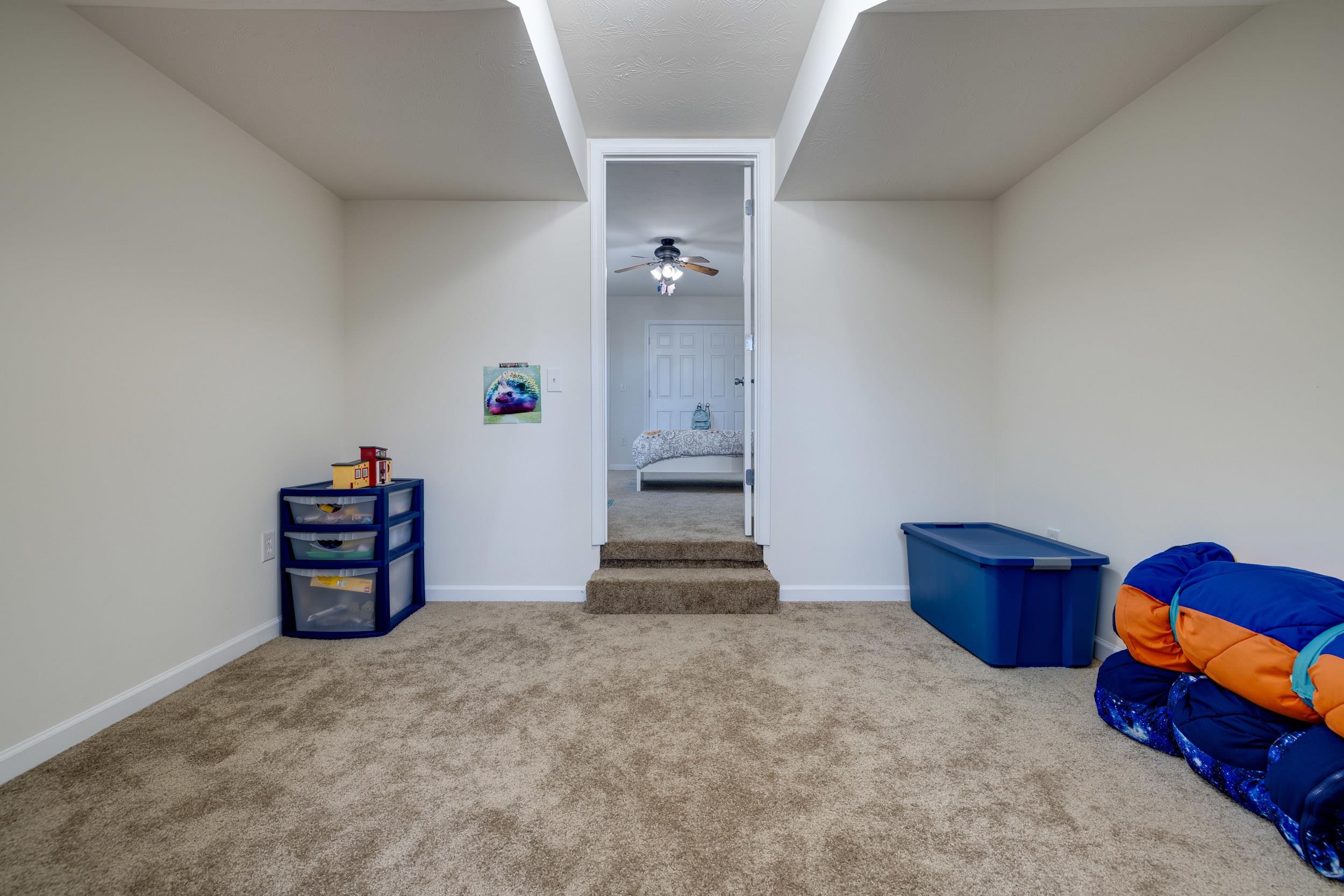 32 ABBEY CT