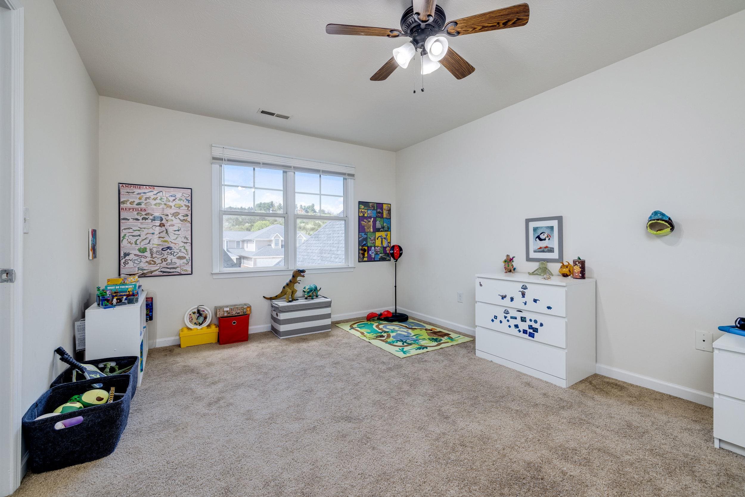 32 ABBEY CT