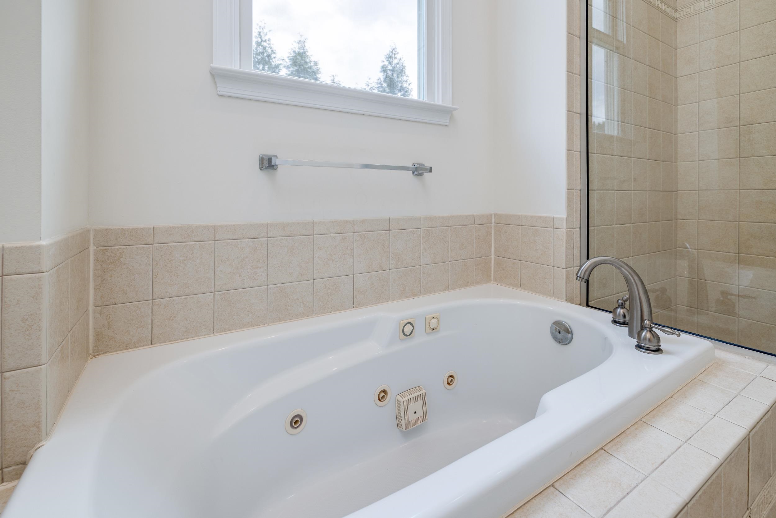 32 ABBEY CT