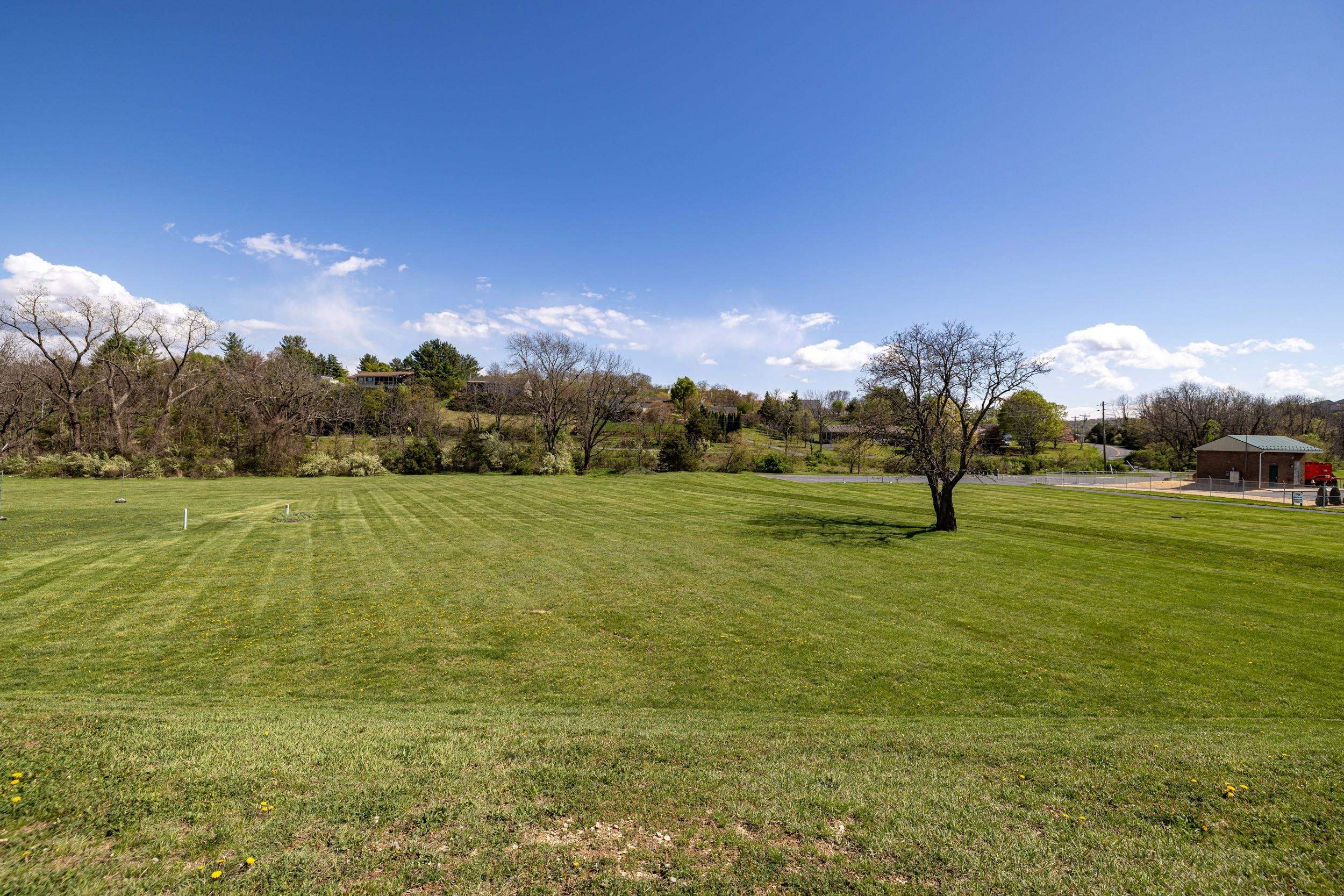 32 ABBEY CT