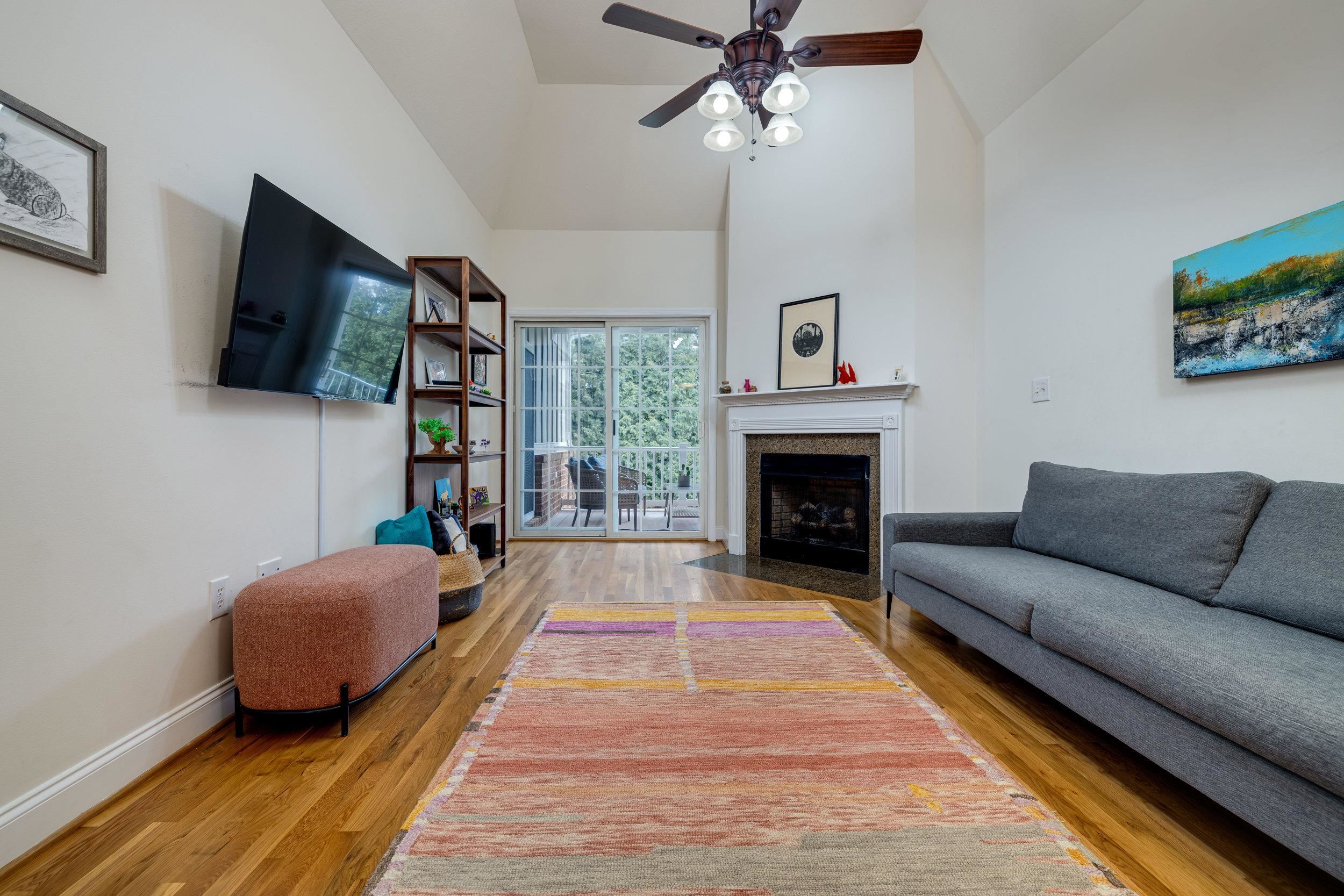 32 ABBEY CT