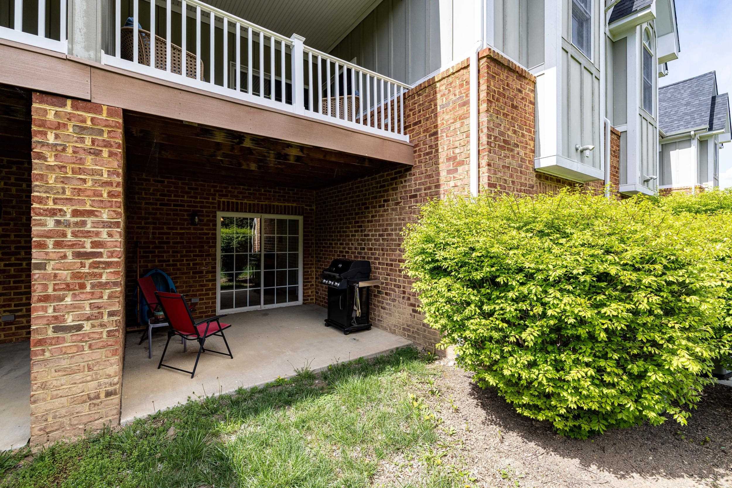 32 ABBEY CT