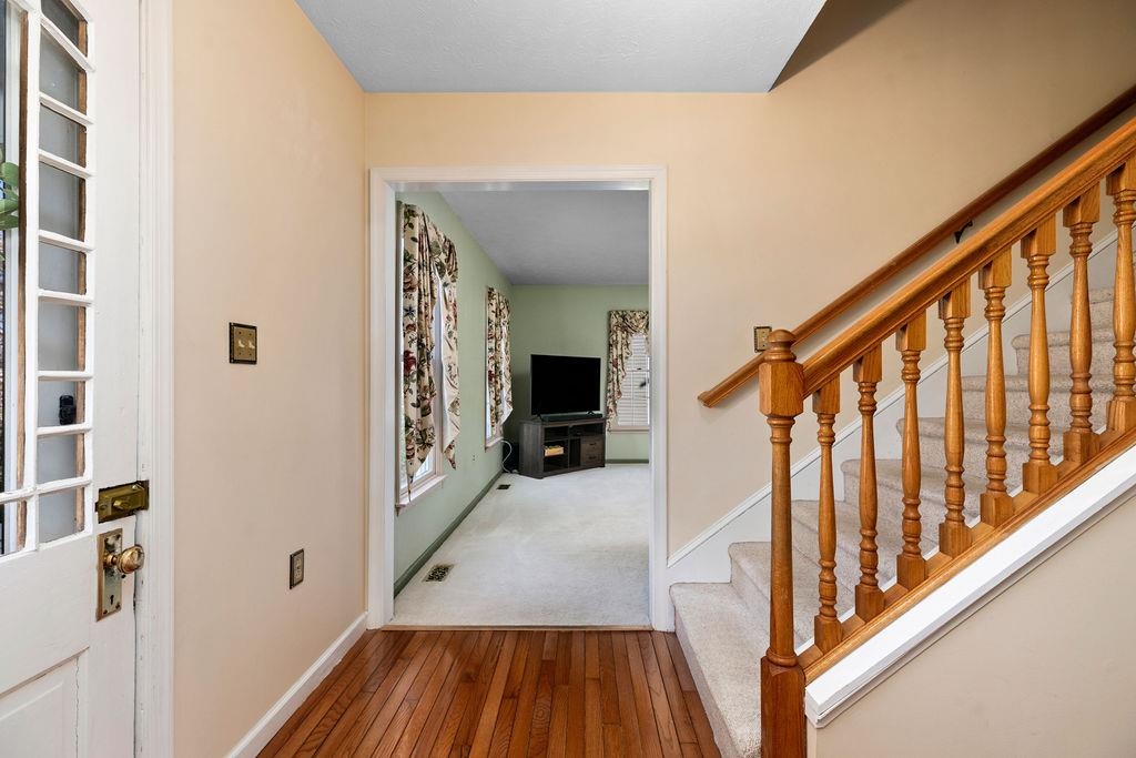 100 BUCKINGHAM PL