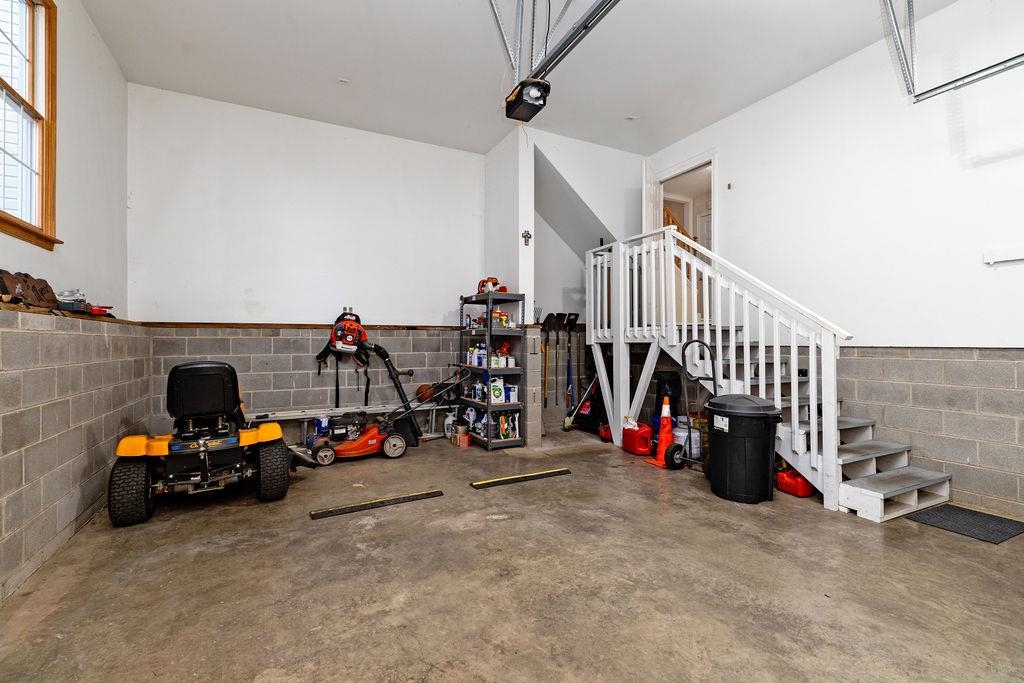 100 BUCKINGHAM PL