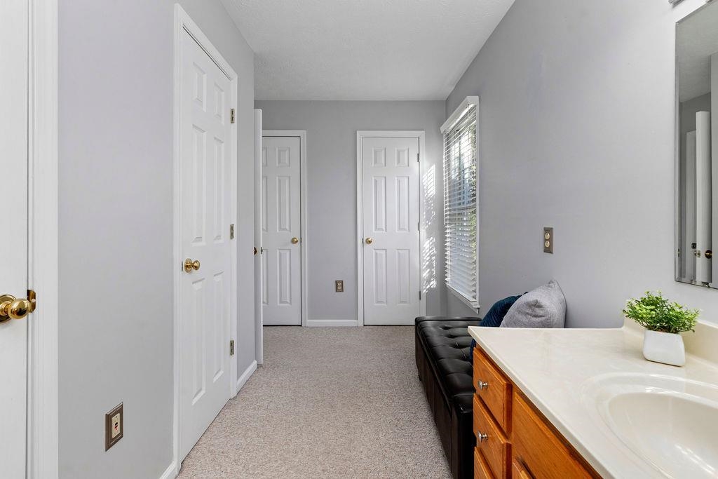100 BUCKINGHAM PL