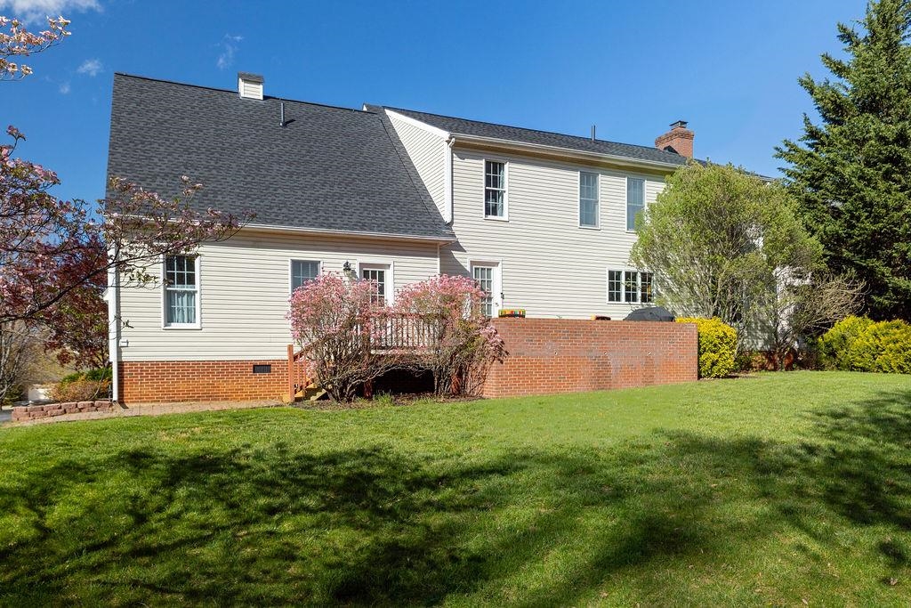 100 BUCKINGHAM PL