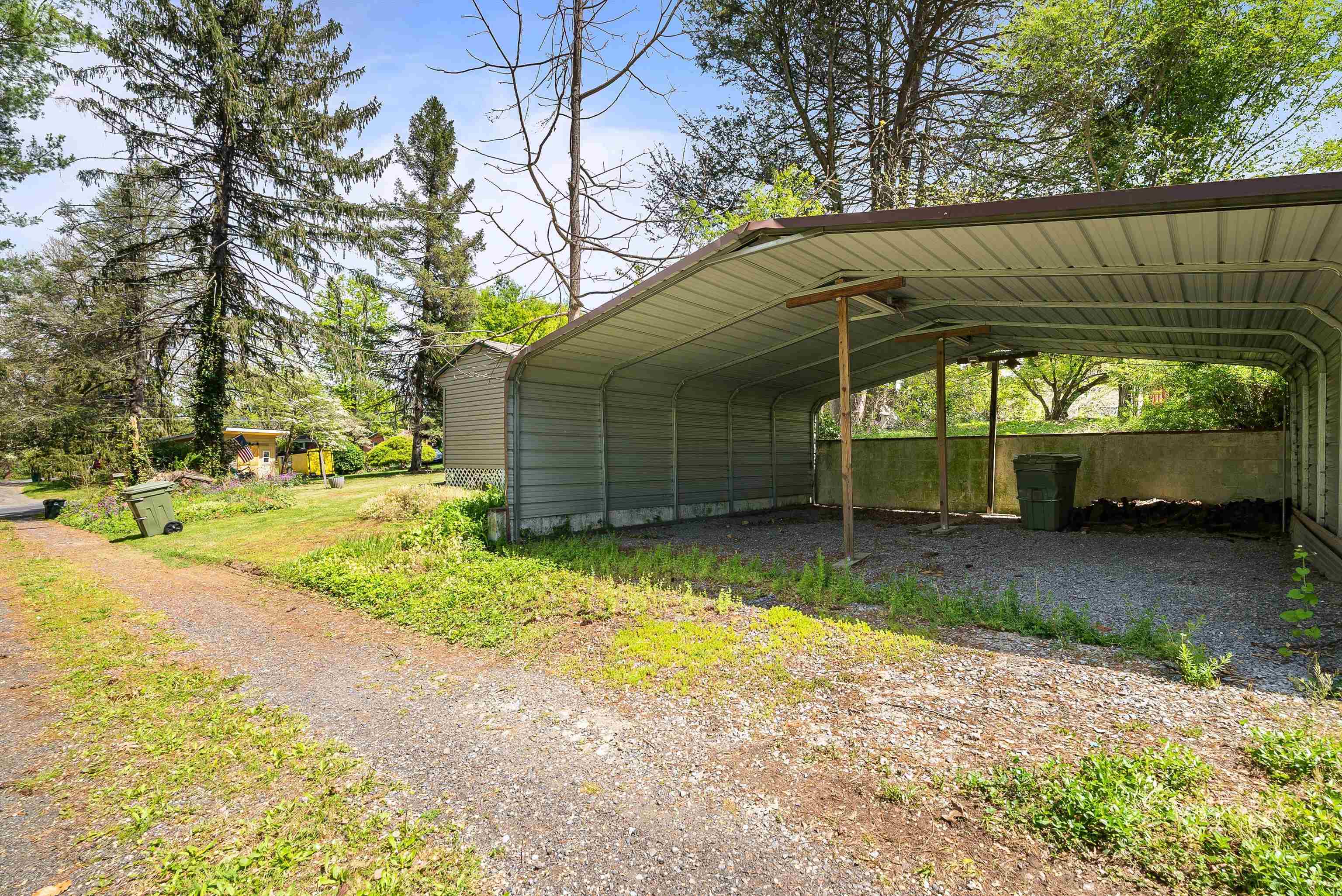218 COURT RD