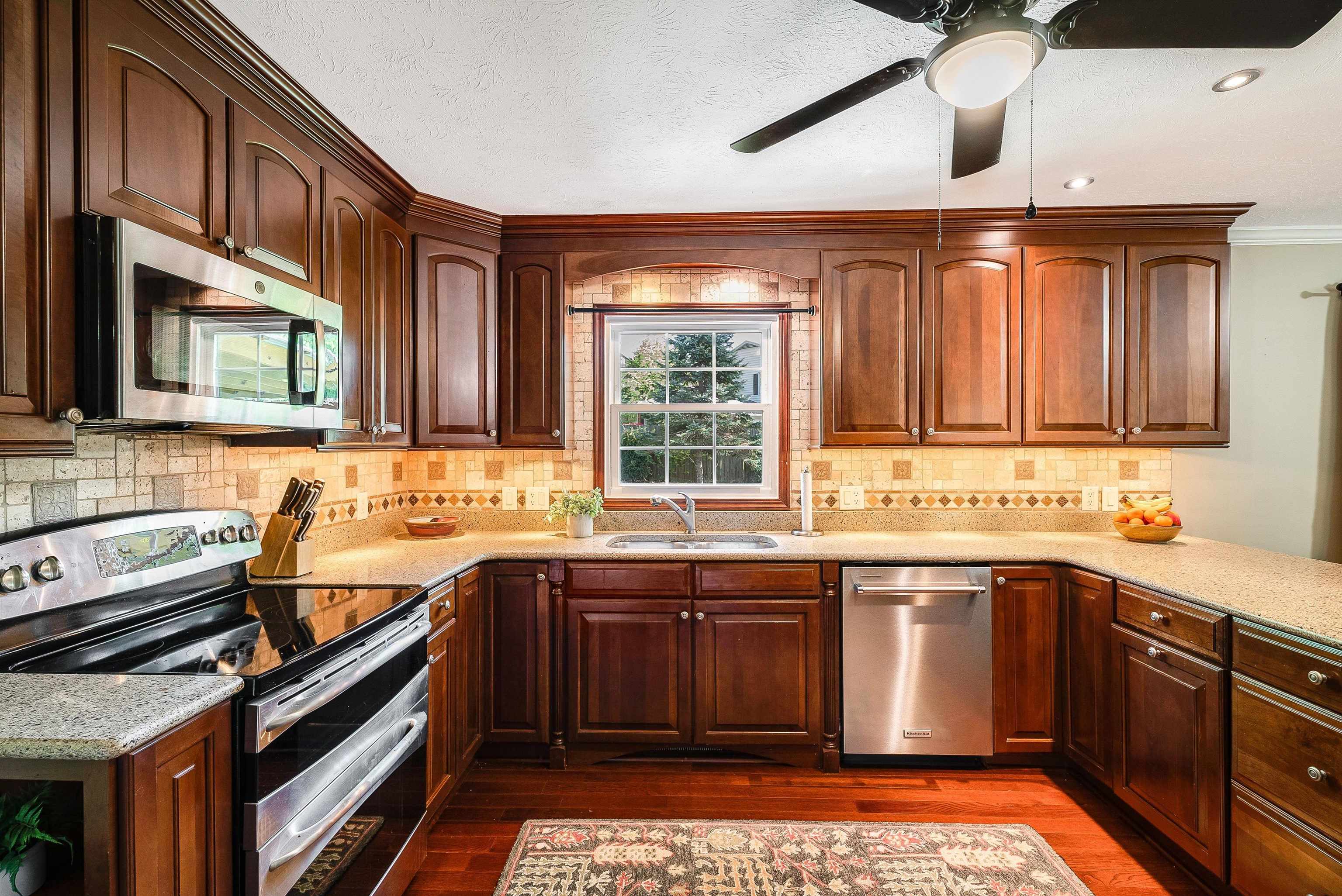 304 PELHAM DR