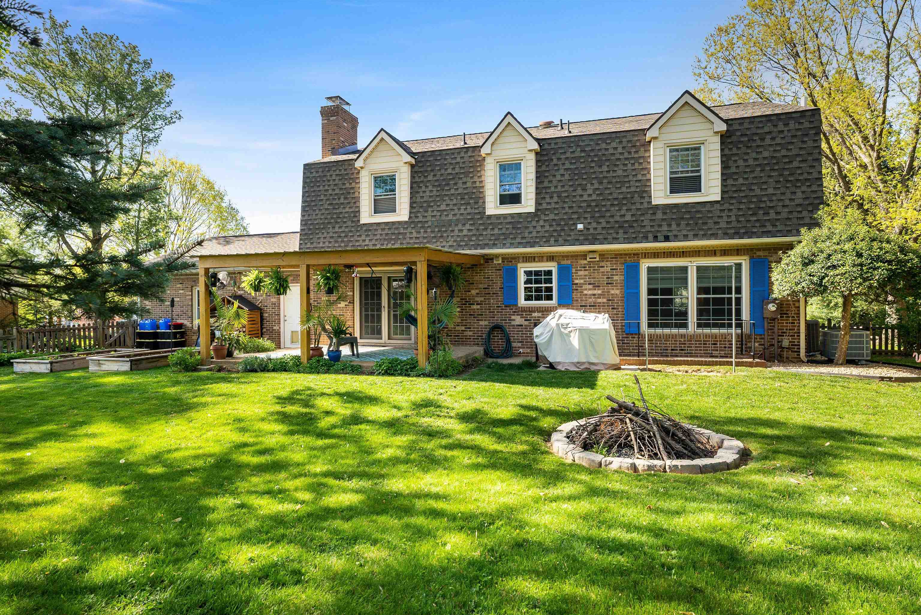 304 PELHAM DR