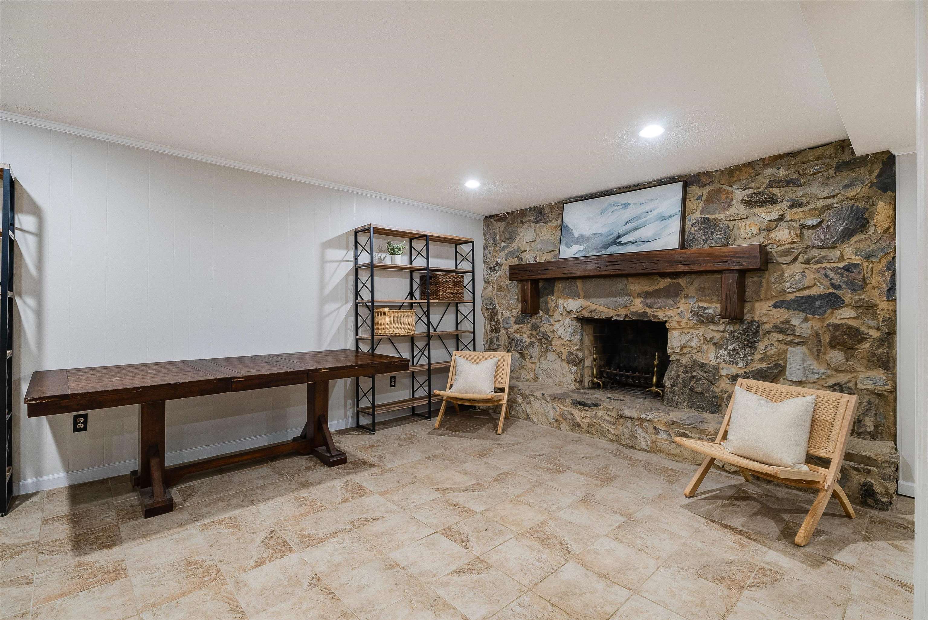 304 PELHAM DR