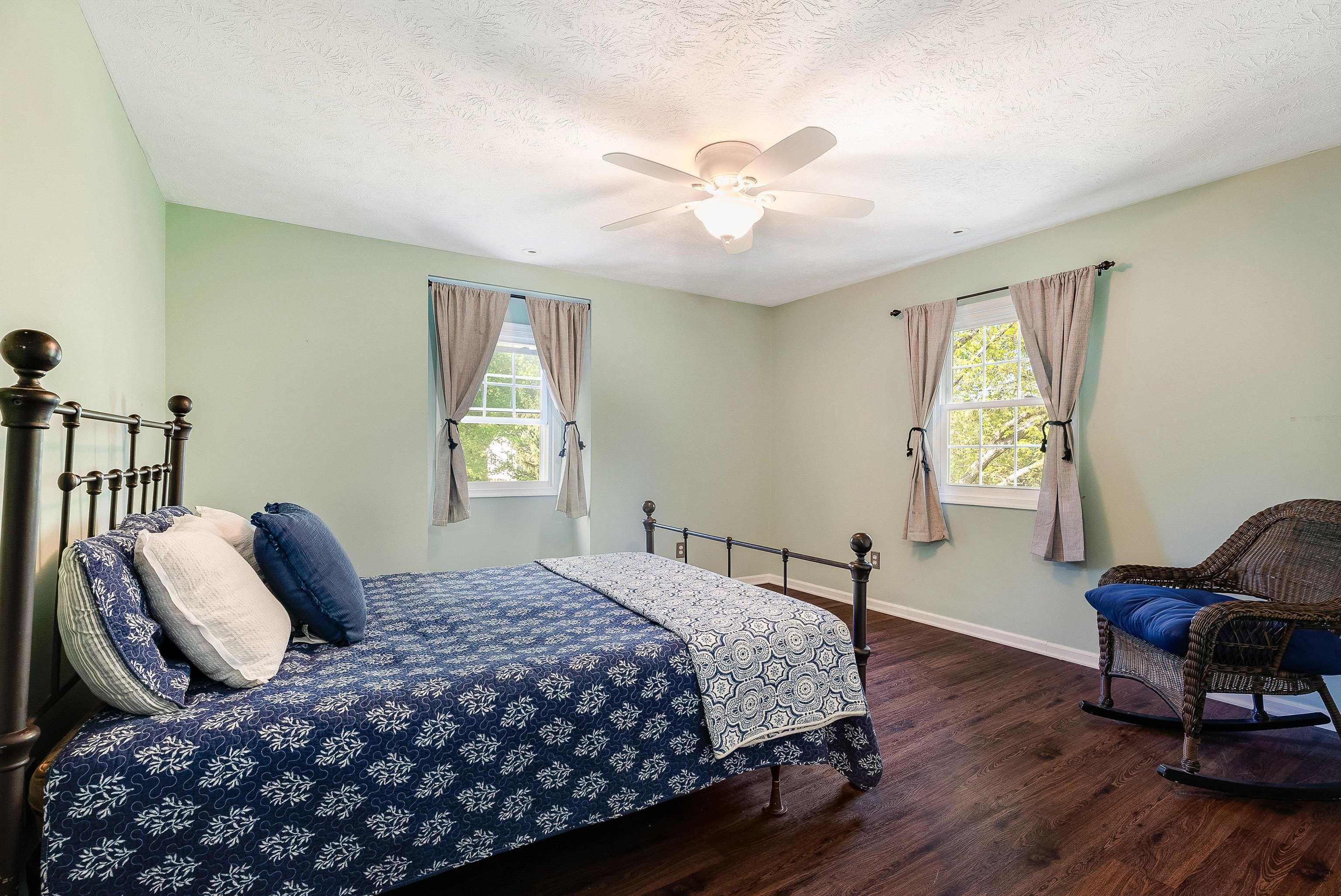 304 PELHAM DR