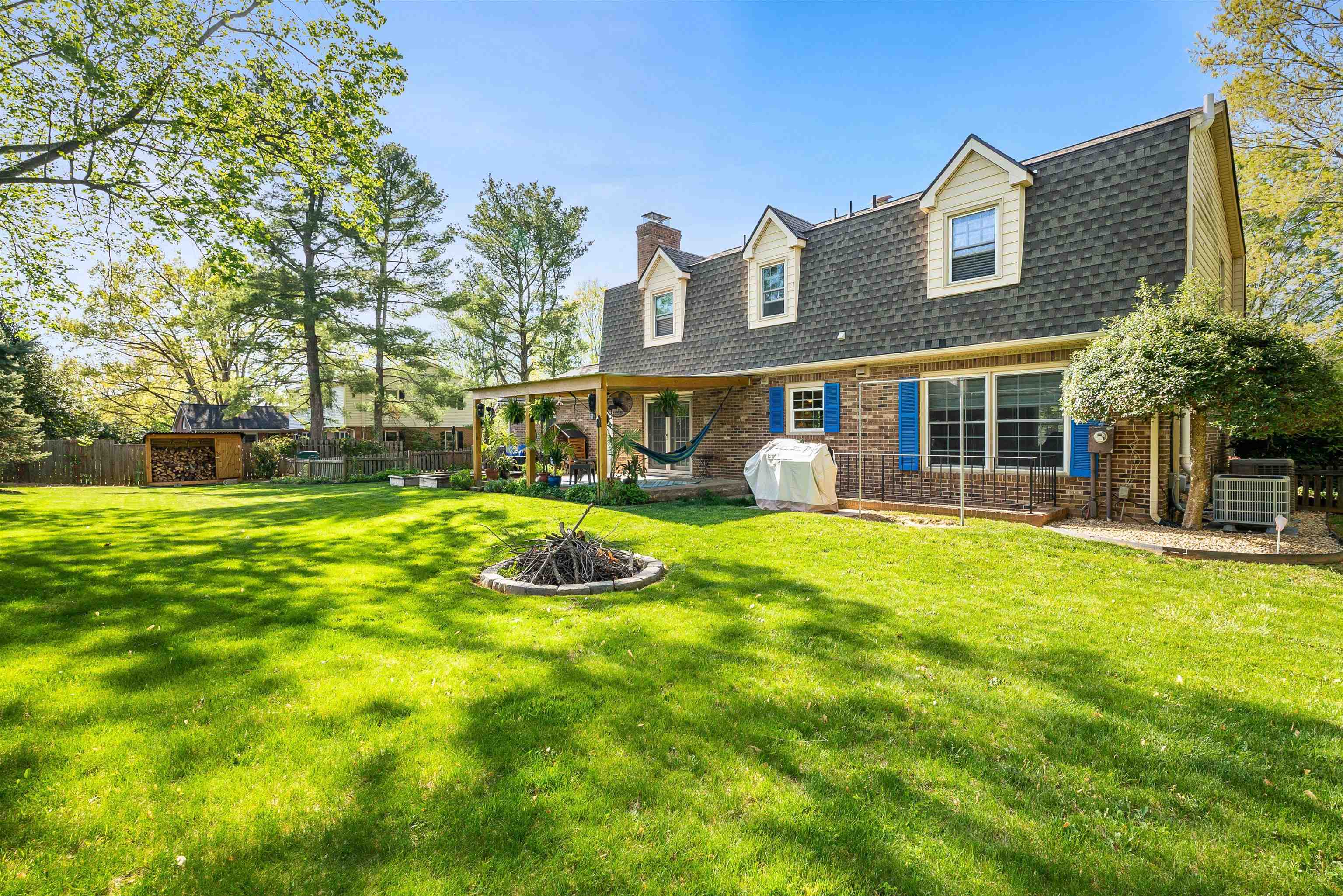 304 PELHAM DR
