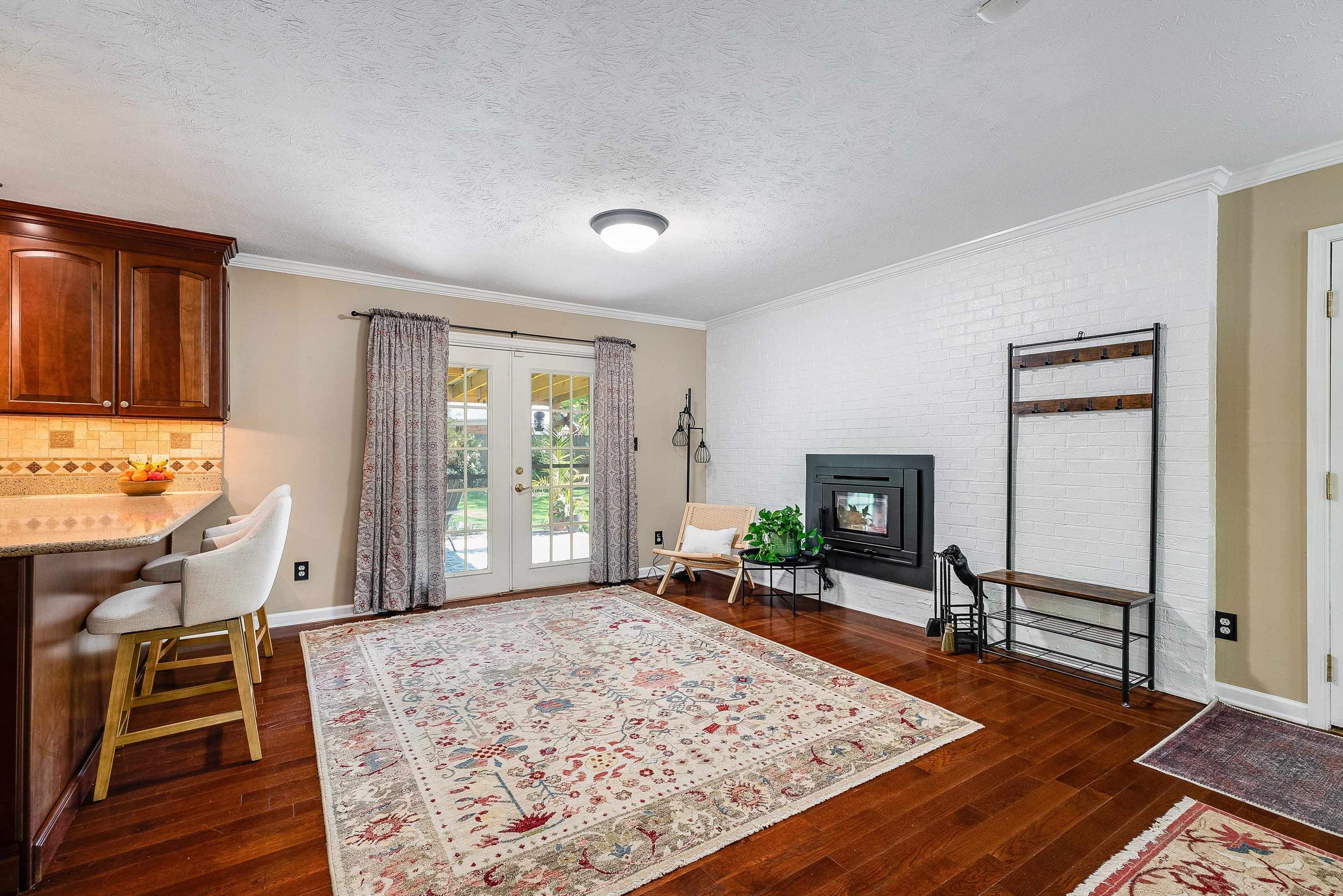 304 PELHAM DR
