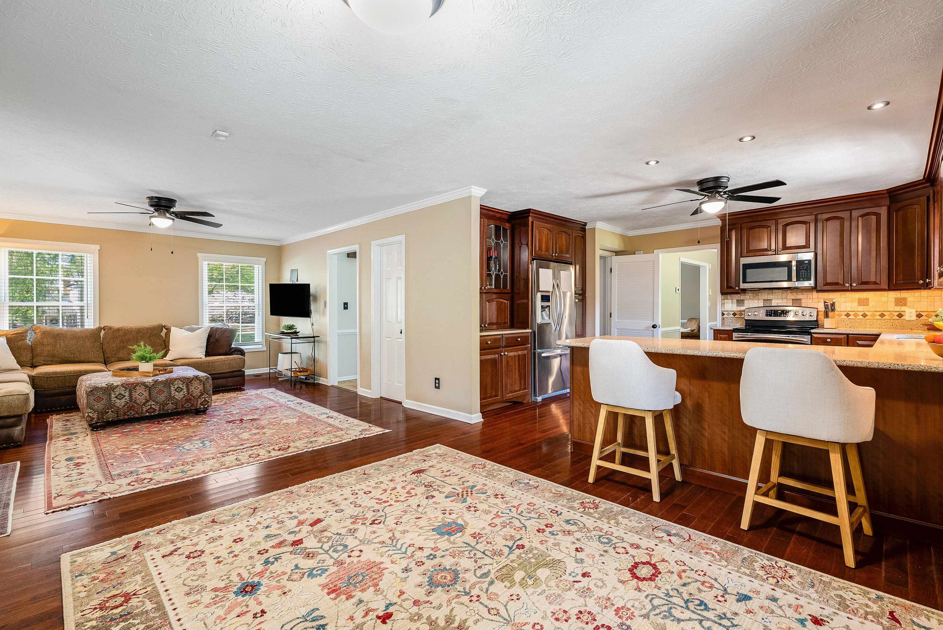 304 PELHAM DR